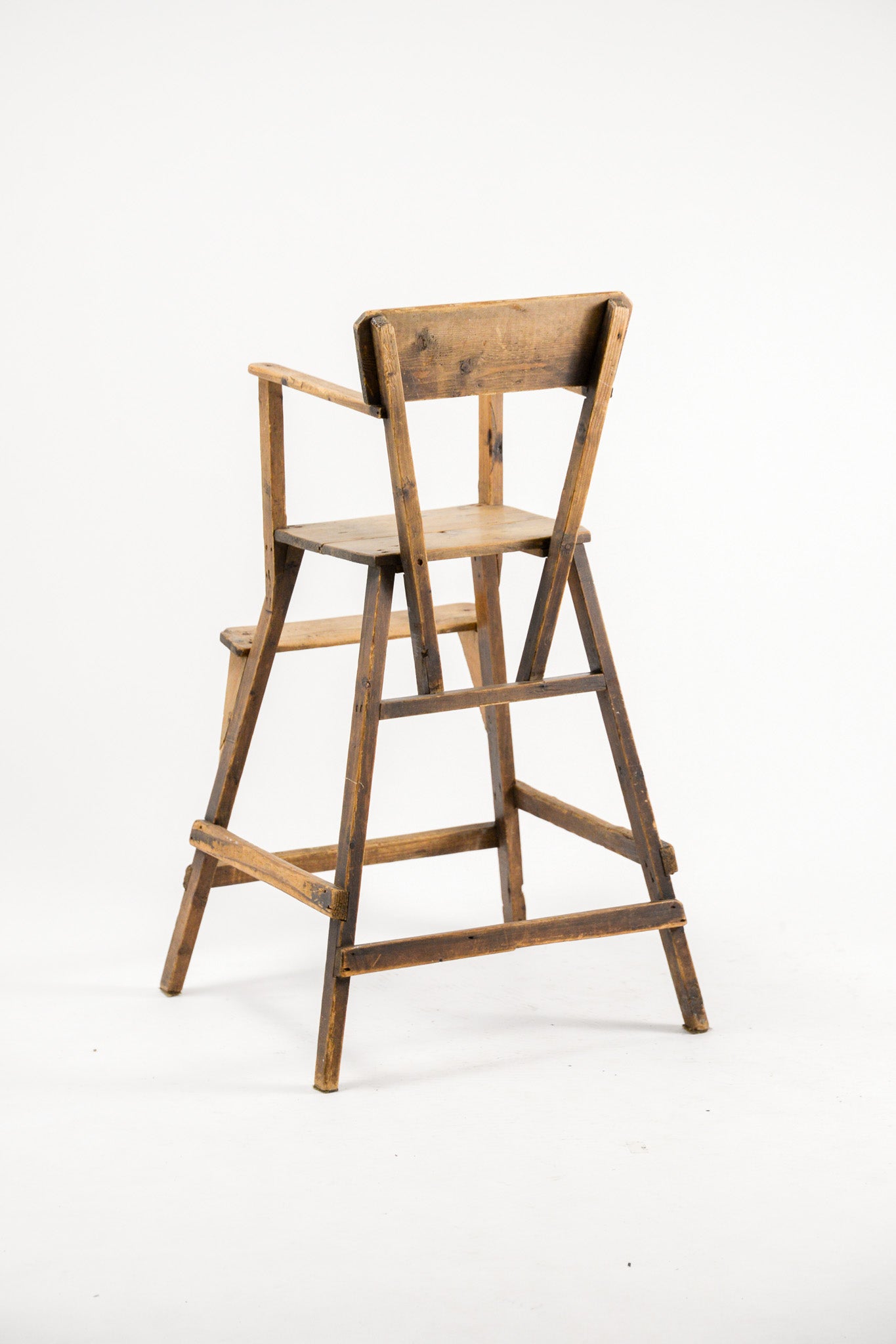 Wooden Child's High Chair / 木製子供椅子（ハイチェア）