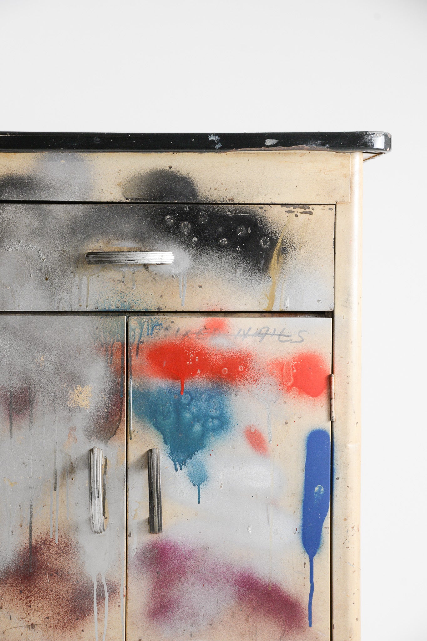 Vintage Graffiti Metal Cabinet / ヴィンテージ グラフィティ メタルキャビネット