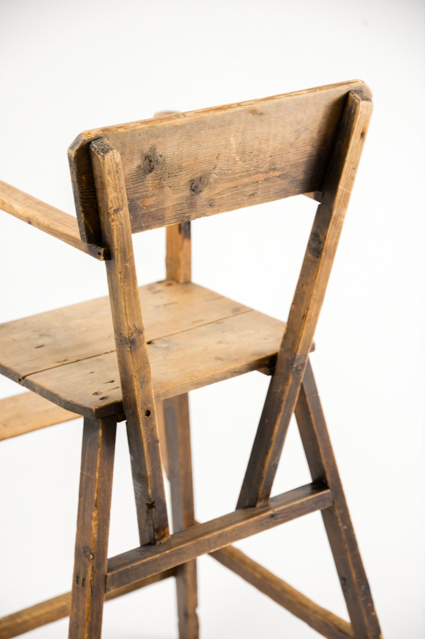 Wooden Child's High Chair / 木製子供椅子（ハイチェア）