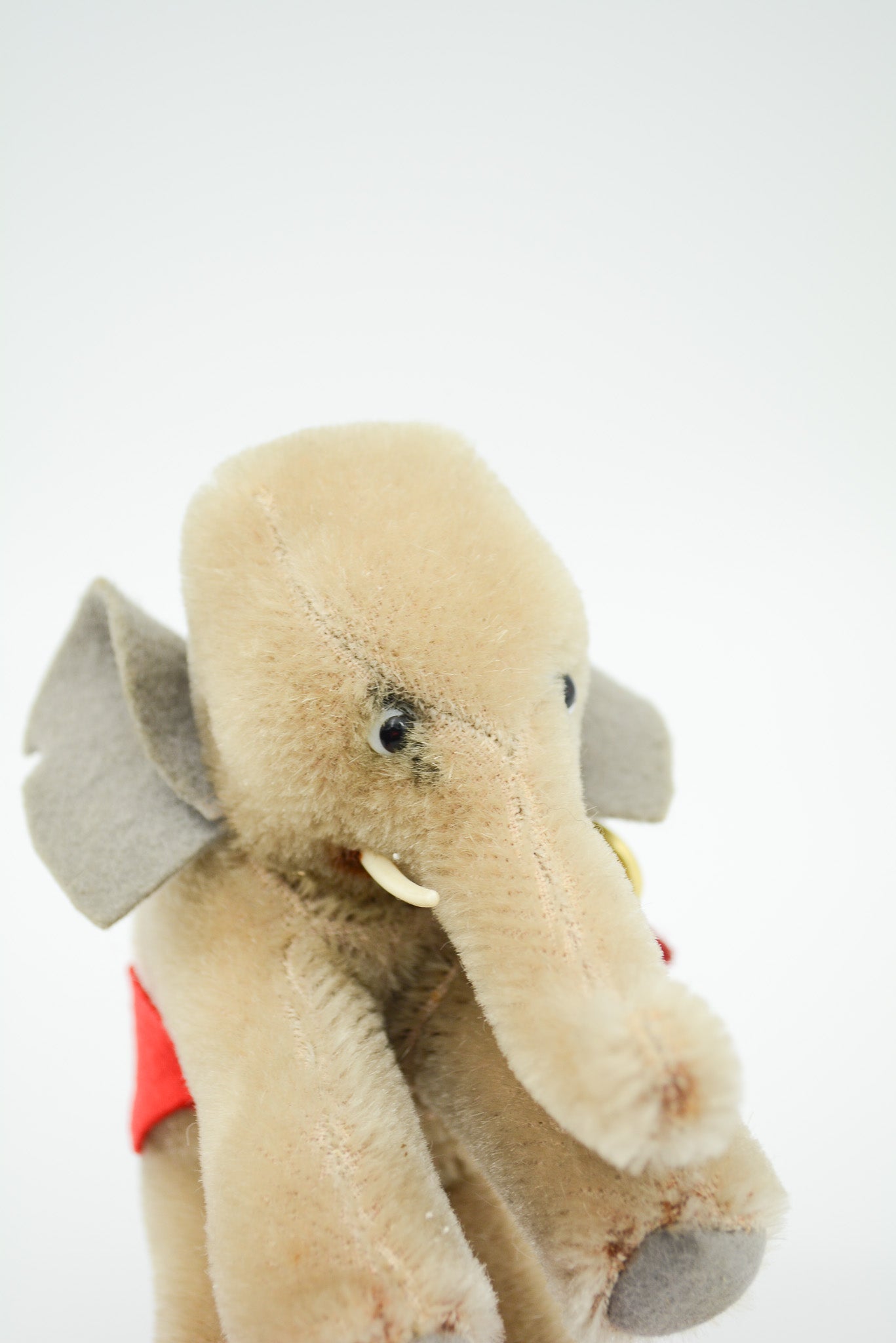 HERMANN Elephant Plush / HERMANN ゾウのぬいぐるみ