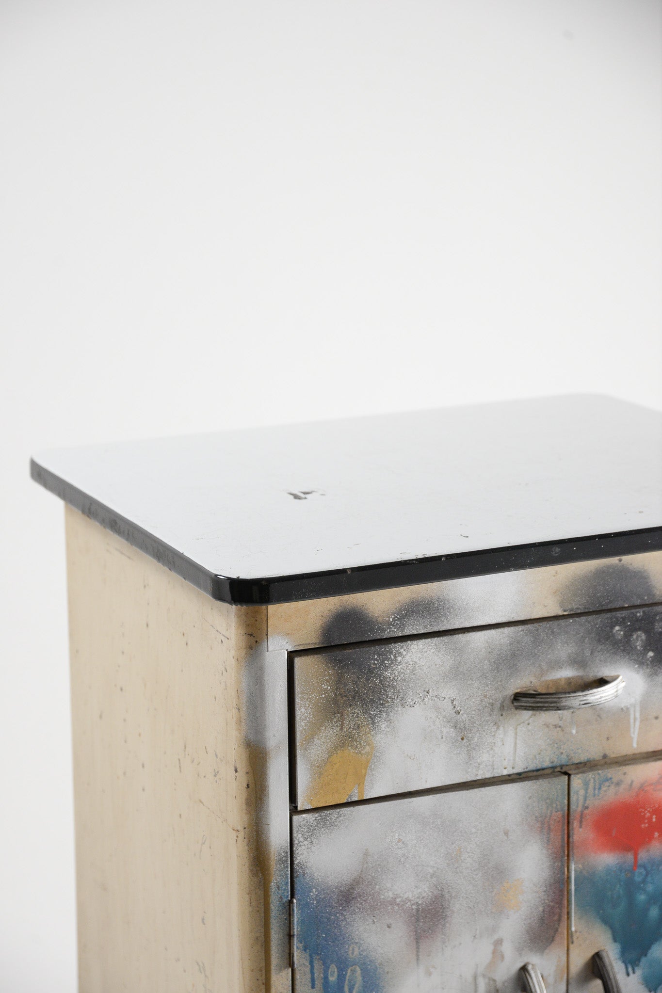 Vintage Graffiti Metal Cabinet / ヴィンテージ グラフィティ メタルキャビネット