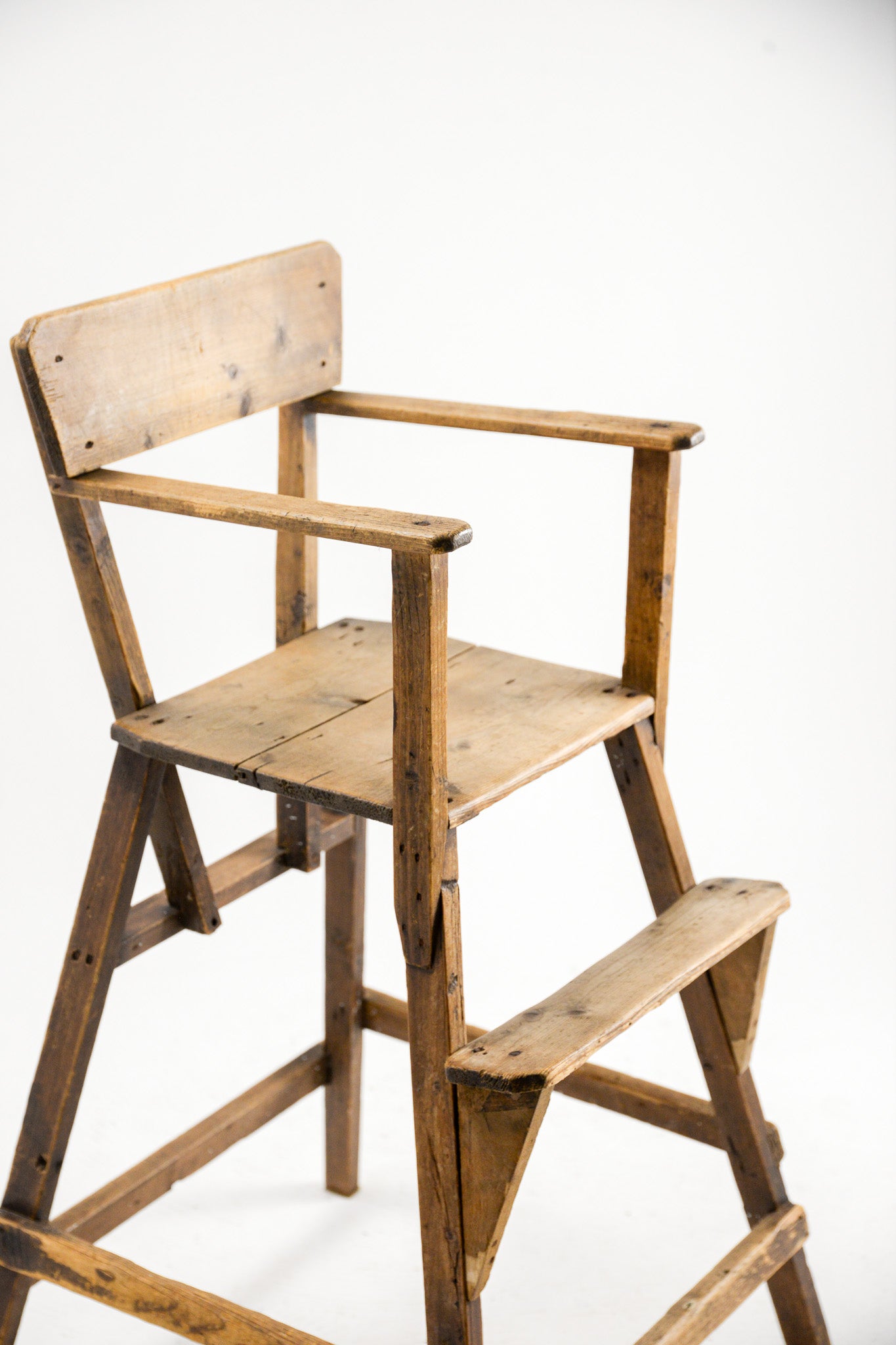 Wooden Child's High Chair / 木製子供椅子（ハイチェア）