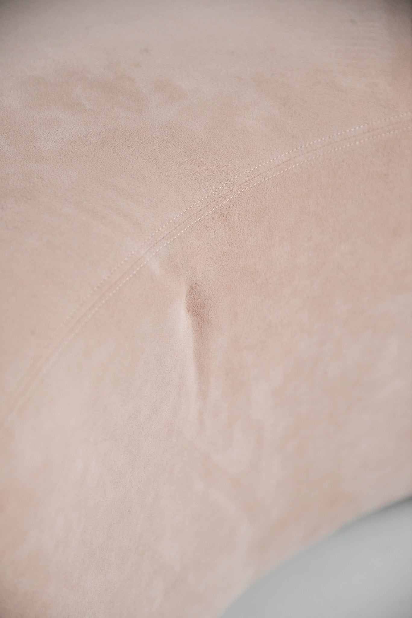 Suede Boomerang Ottoman / スエードブーメランオットマン