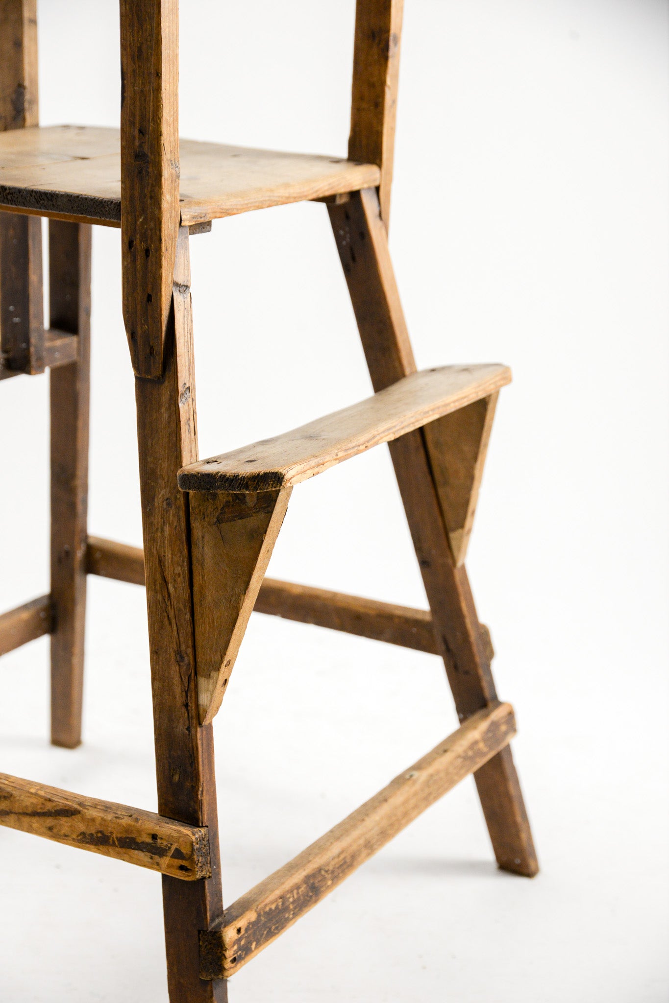 Wooden Child's High Chair / 木製子供椅子（ハイチェア）