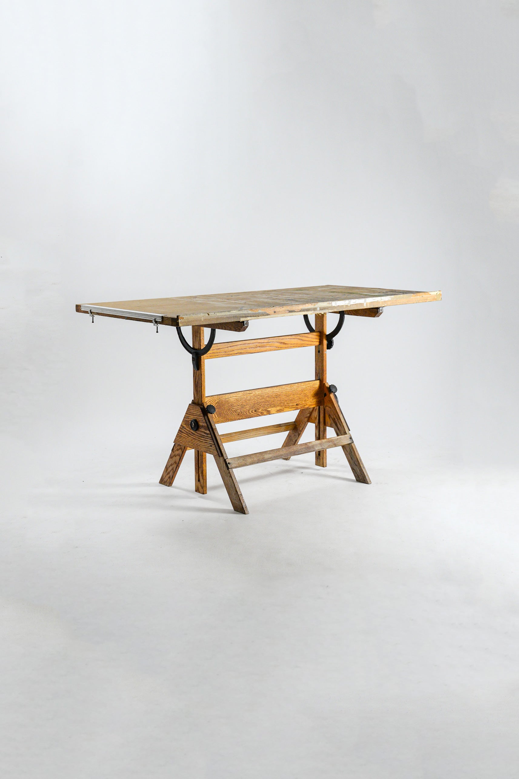 Wooden Drafting Table / 木製ドラフティングテーブル