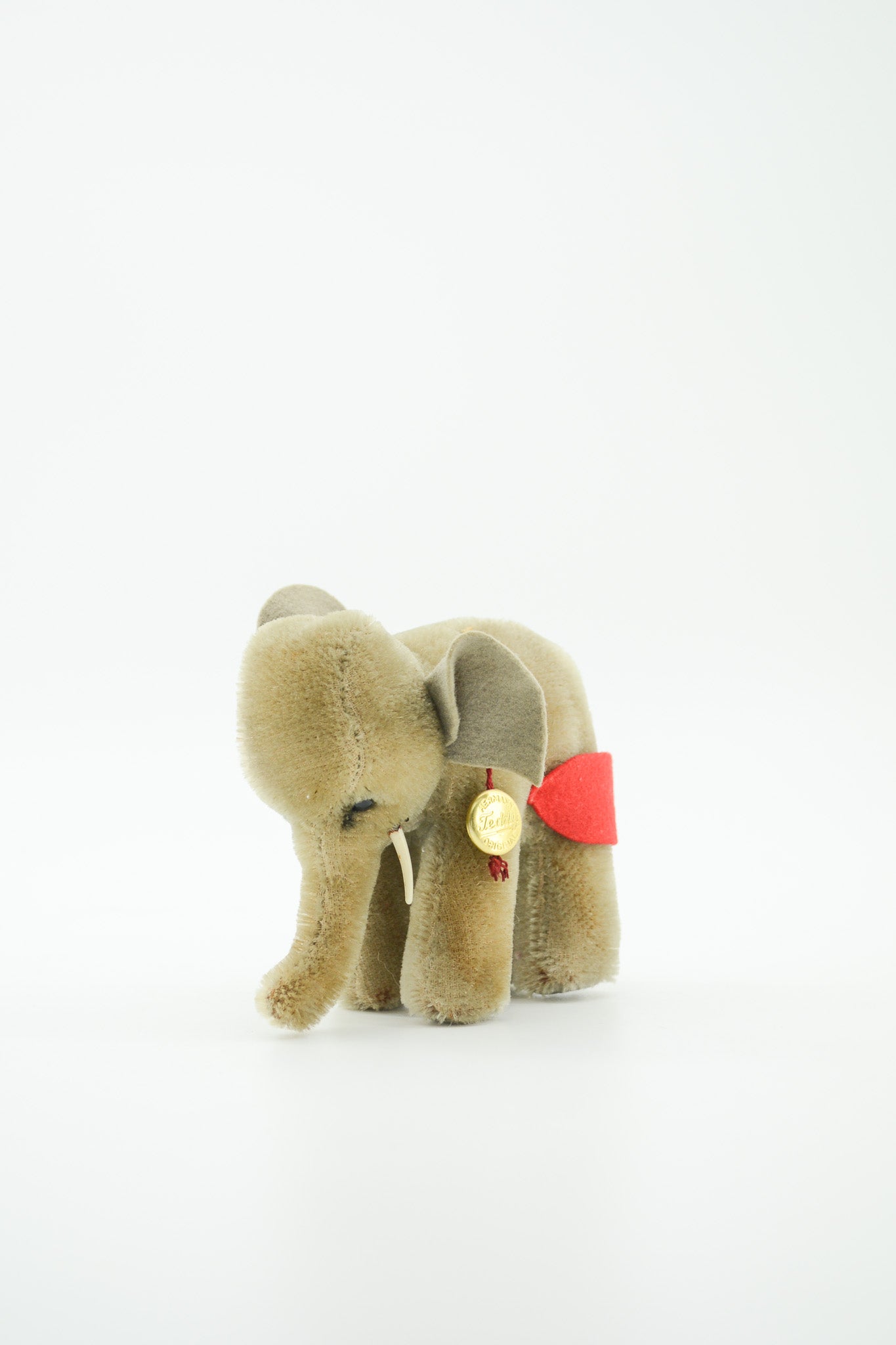 HERMANN Elephant Plush / HERMANN ゾウのぬいぐるみ