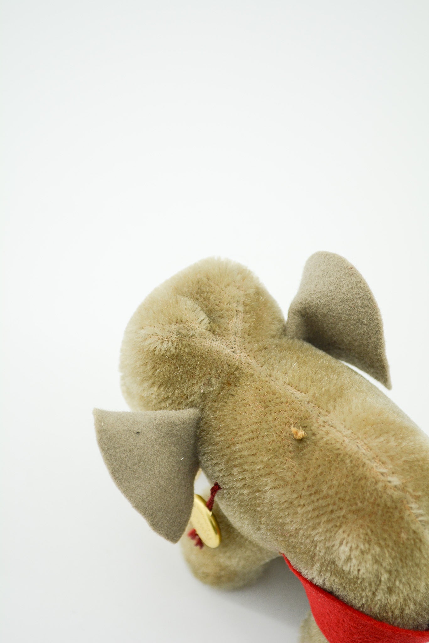 HERMANN Elephant Plush / HERMANN ゾウのぬいぐるみ