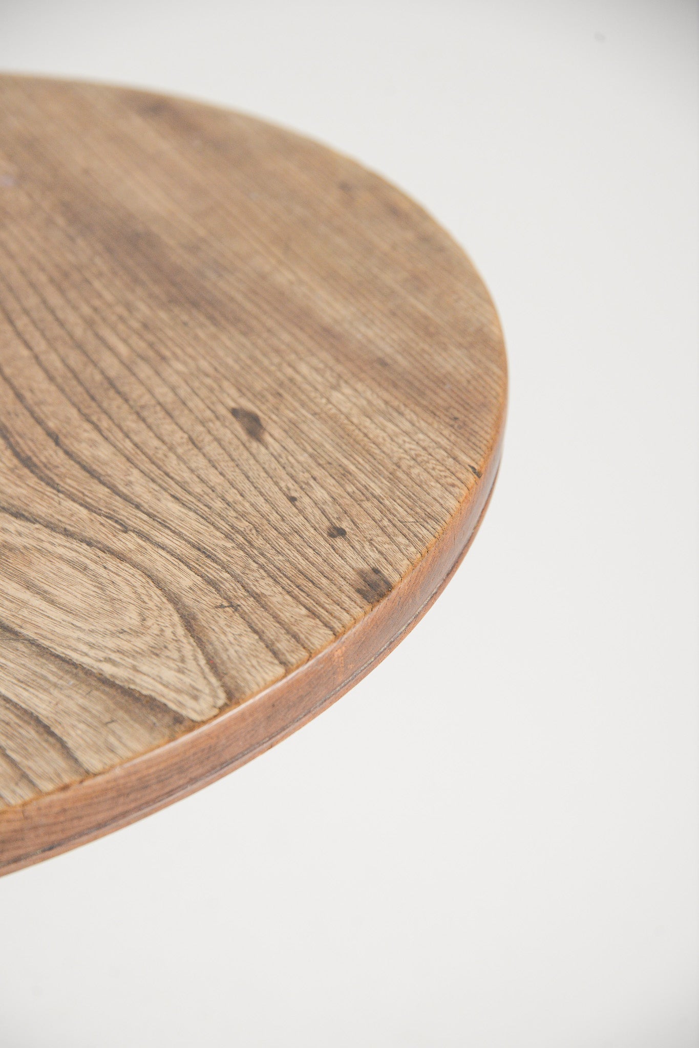 Cast Iron Base Round Table / 鋳物脚円卓