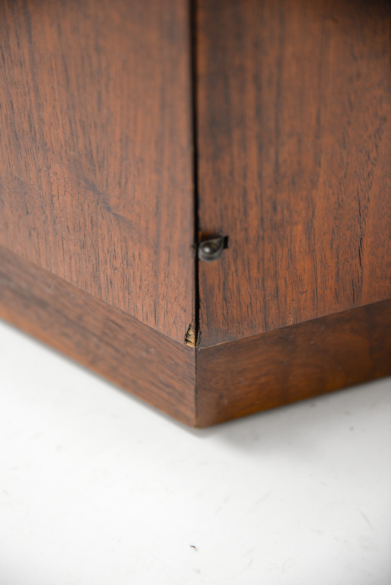 Round Side Table Octagon Base "LANE " / ウッドラウンドテーブル（LANE社製）