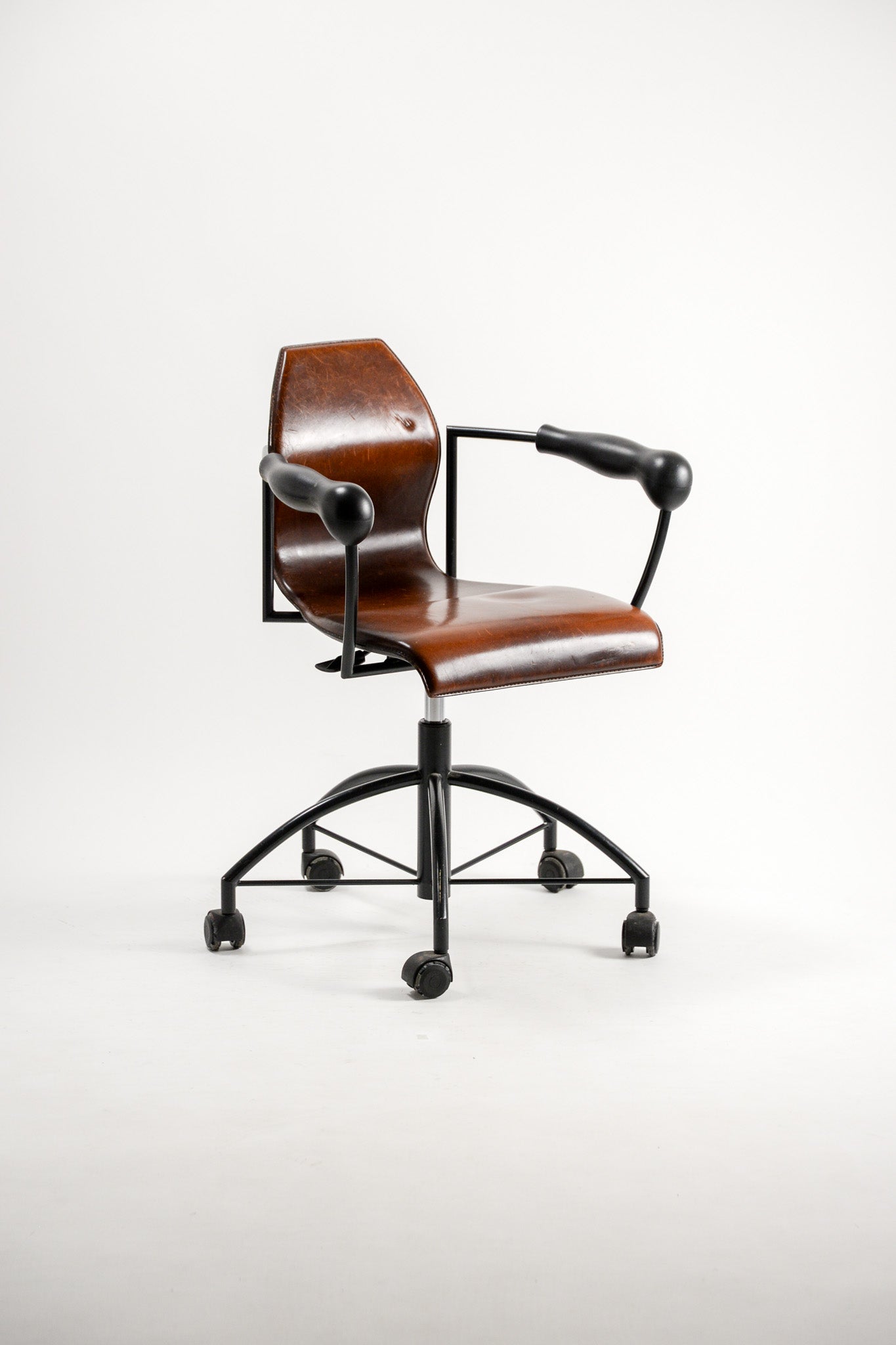 Vintage Leather Desk Chair with Sculptural Armrests / ヴィンテージ レザーデスクチェア スカルプチュアルアーム