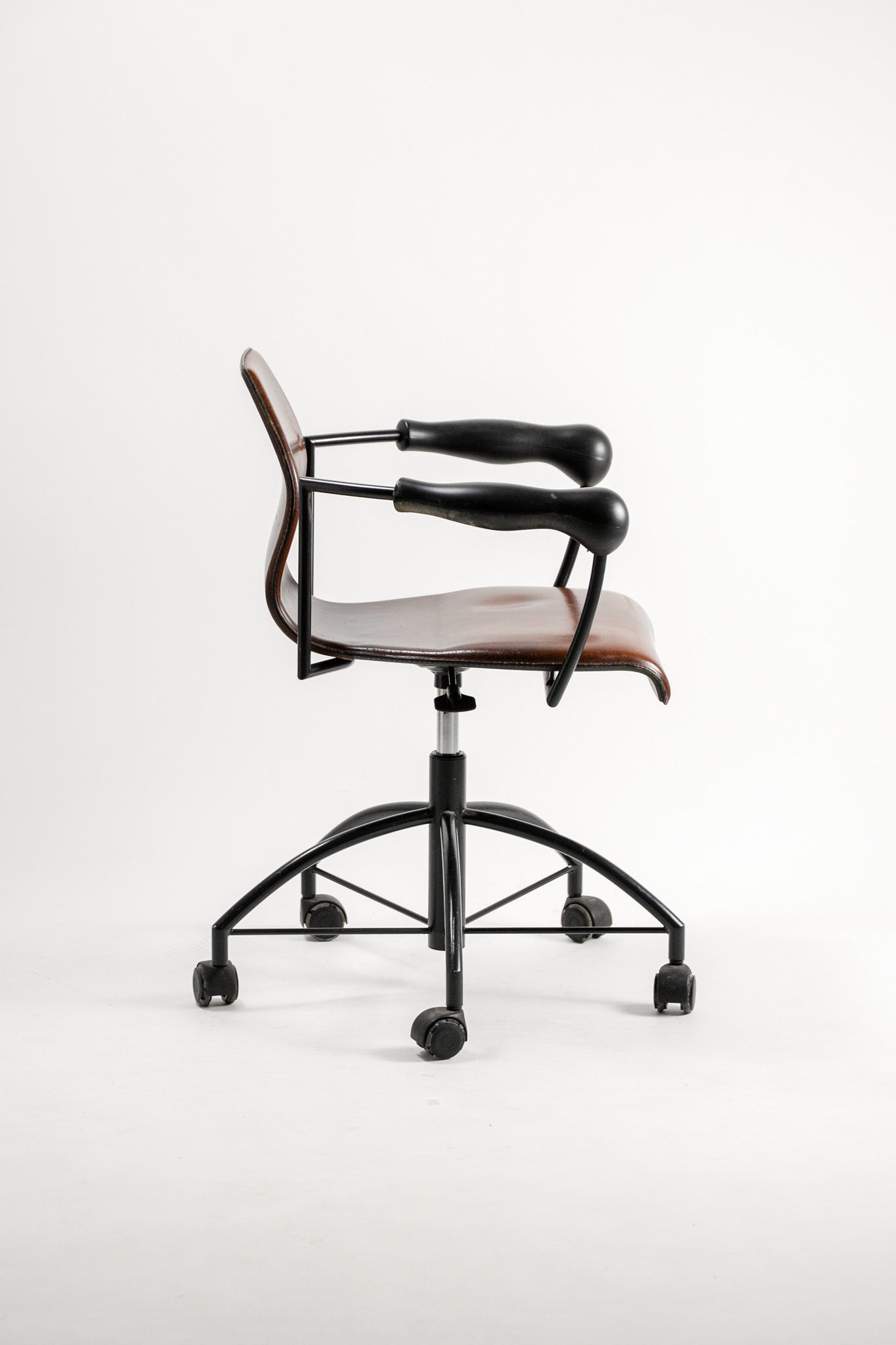 Vintage Leather Desk Chair with Sculptural Armrests / ヴィンテージ レザーデスクチェア スカルプチュアルアーム