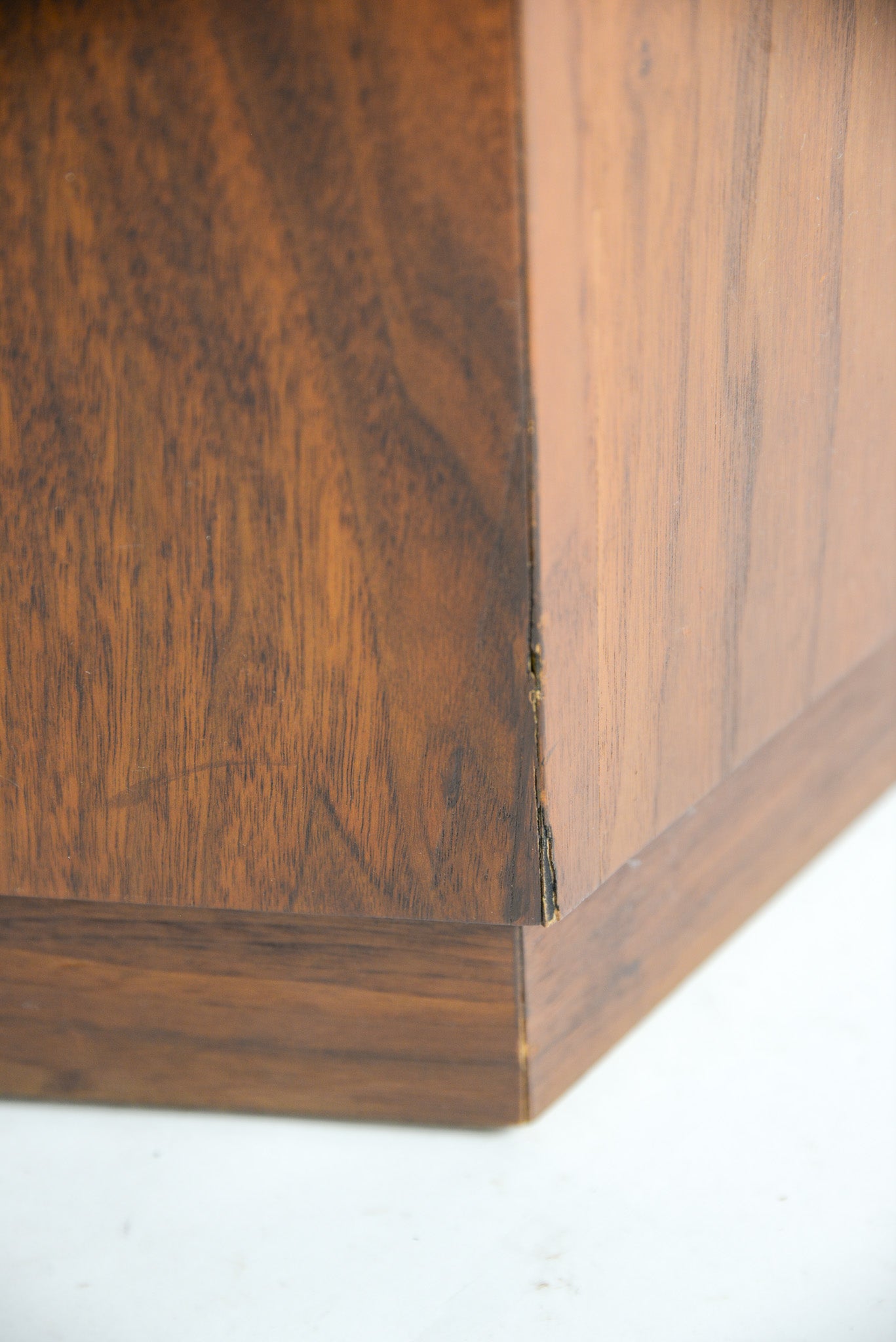 Round Side Table Octagon Base "LANE " / ウッドラウンドテーブル（LANE社製）