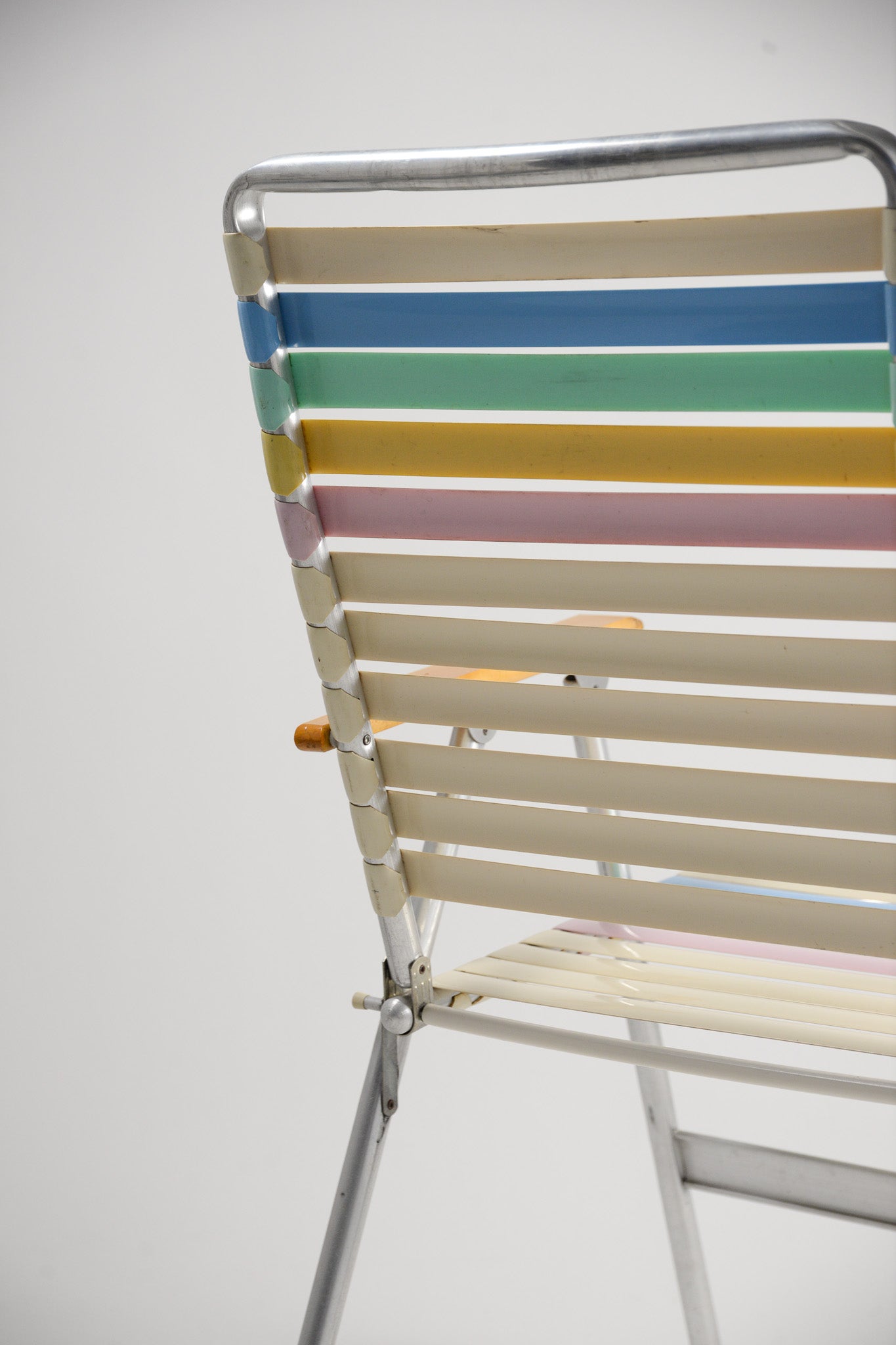 Folding Chair with Armrests / アーム付き折りたたみ椅子