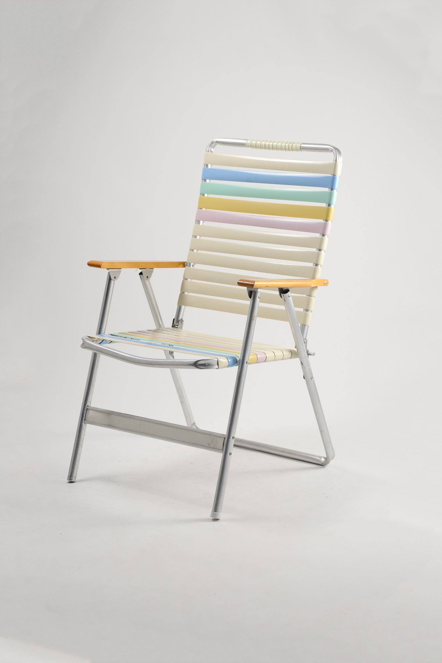 Folding Chair with Armrests / アーム付き折りたたみ椅子