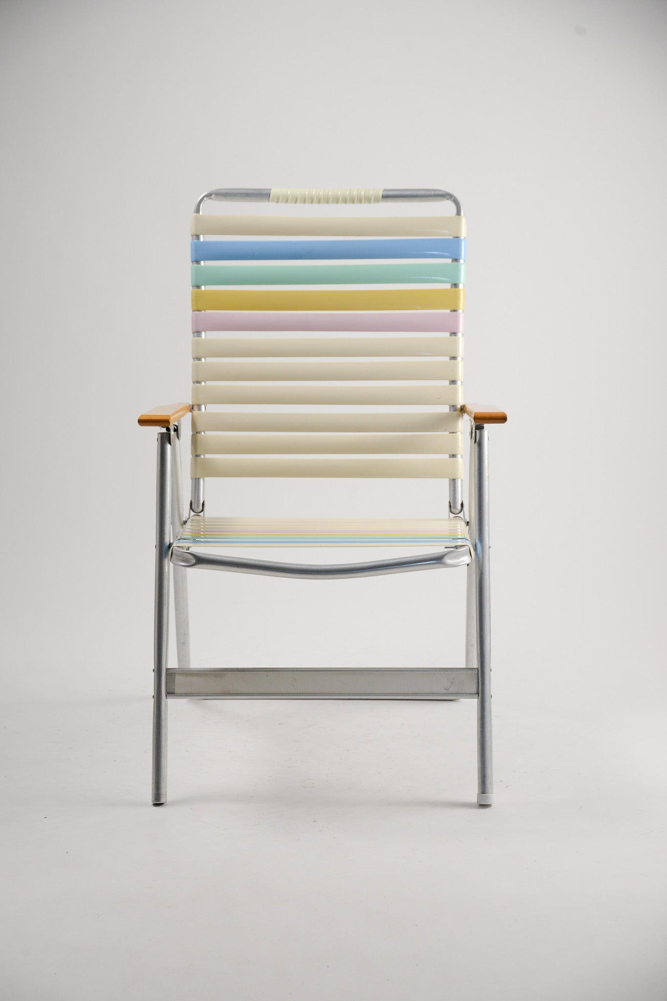 Folding Chair with Armrests / アーム付き折りたたみ椅子