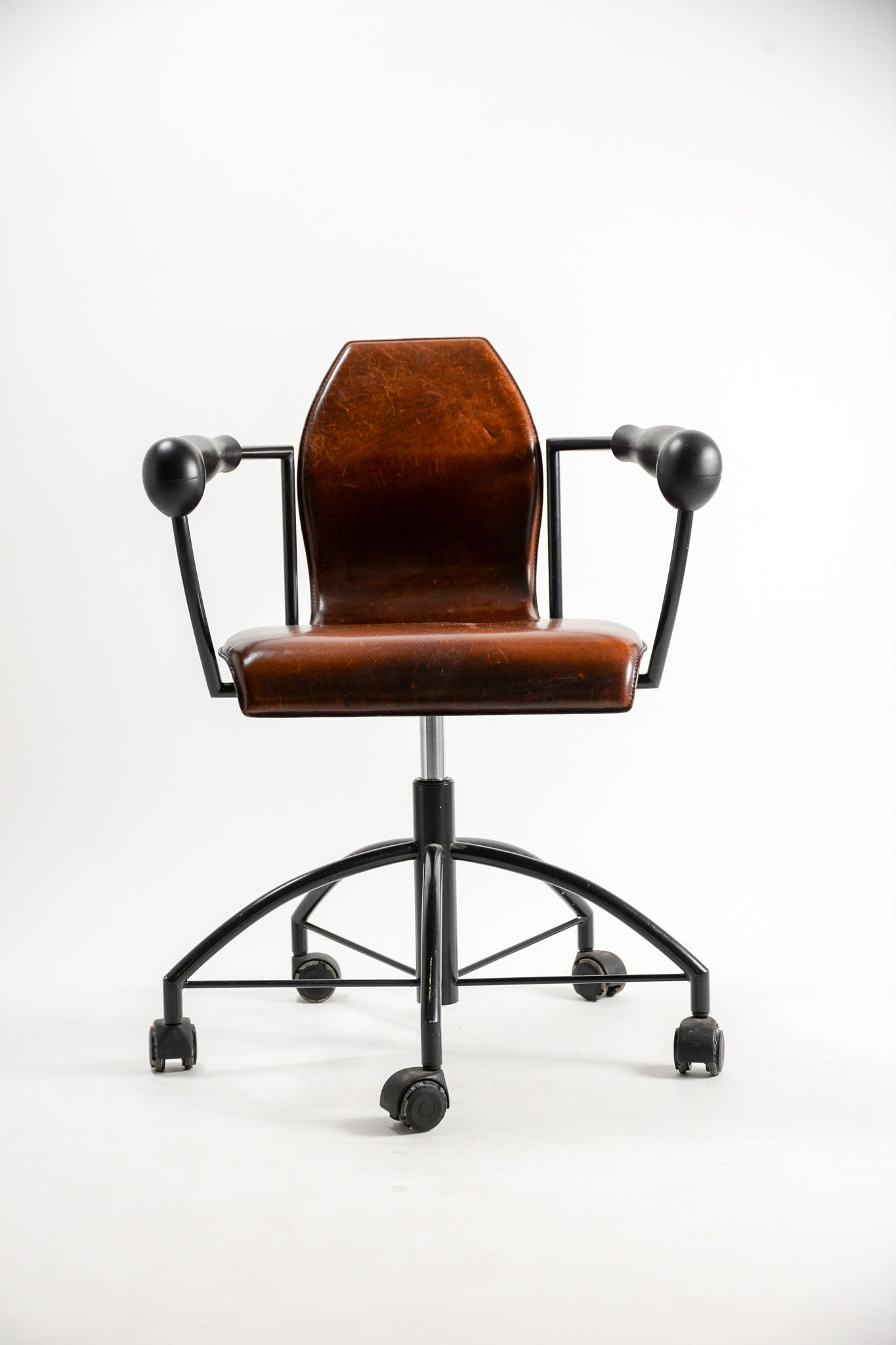 Vintage Leather Desk Chair with Sculptural Armrests / ヴィンテージ レザーデスクチェア スカルプチュアルアーム