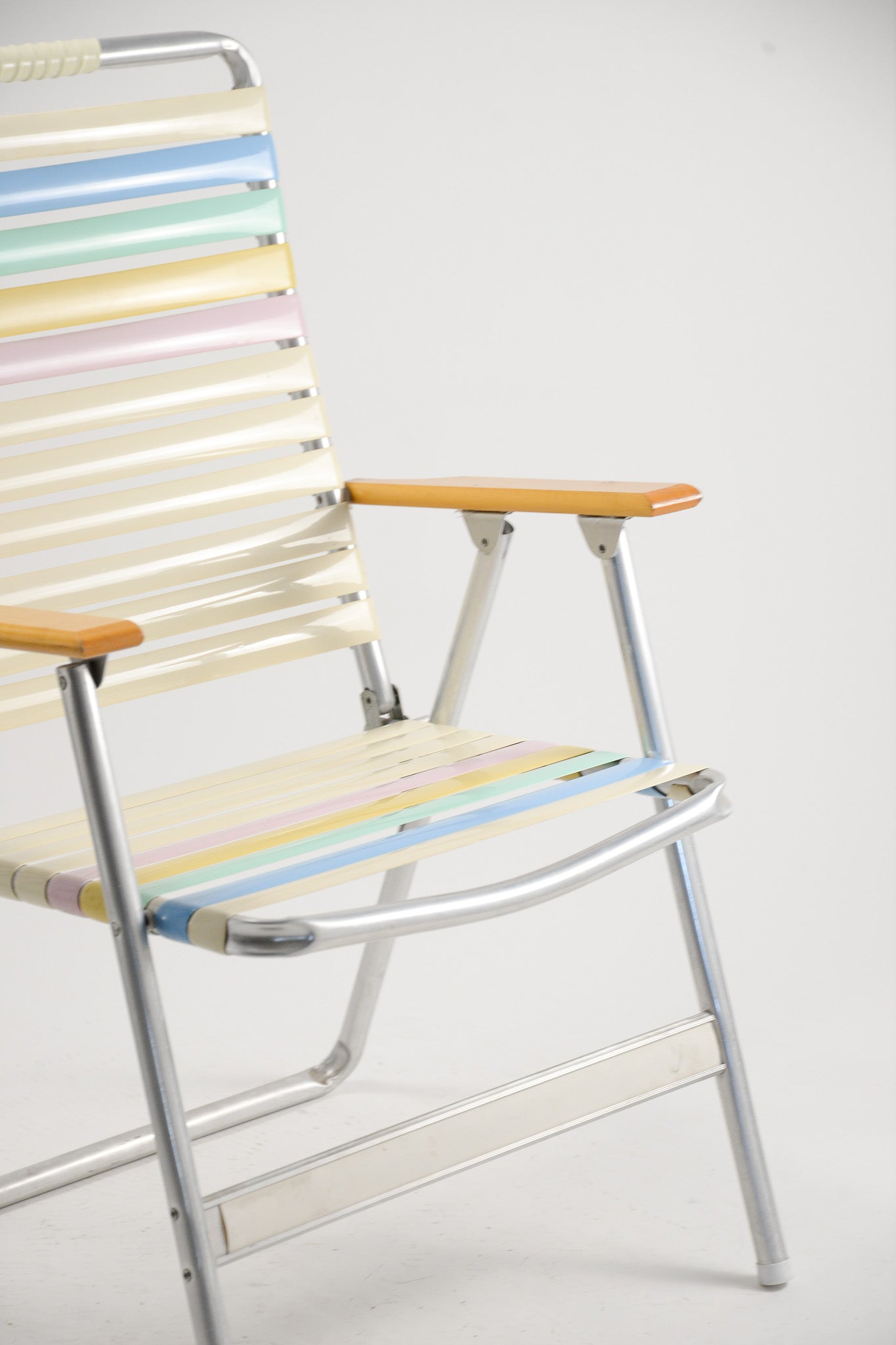 Folding Chair with Armrests / アーム付き折りたたみ椅子