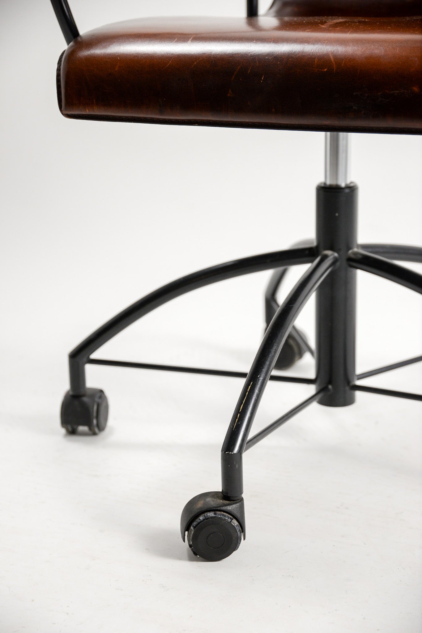 Vintage Leather Desk Chair with Sculptural Armrests / ヴィンテージ レザーデスクチェア スカルプチュアルアーム