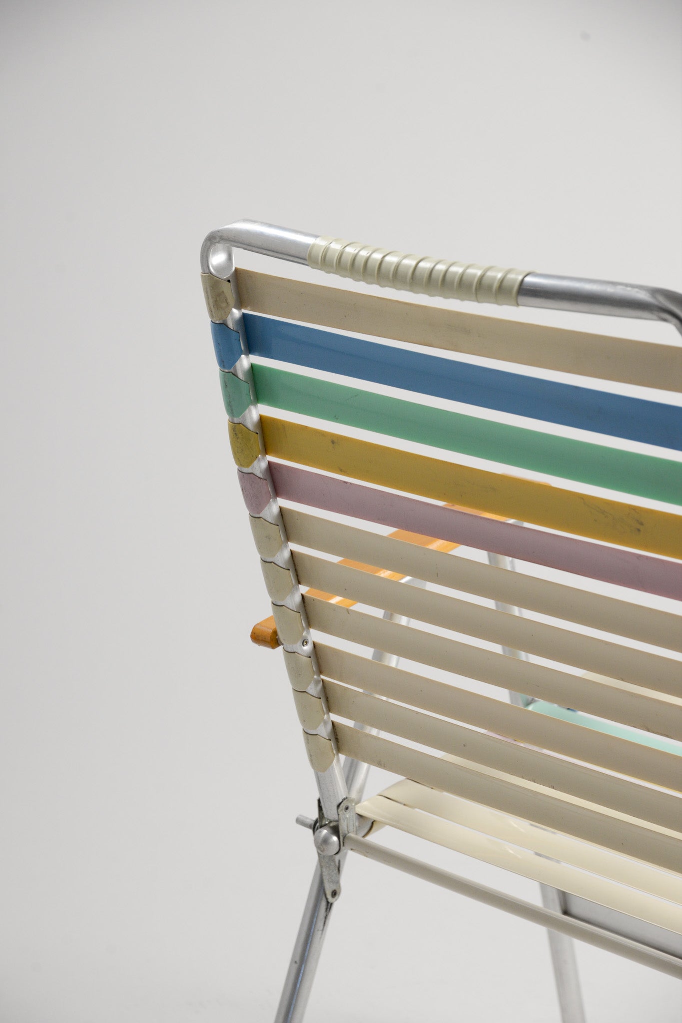 Folding Chair with Armrests / アーム付き折りたたみ椅子