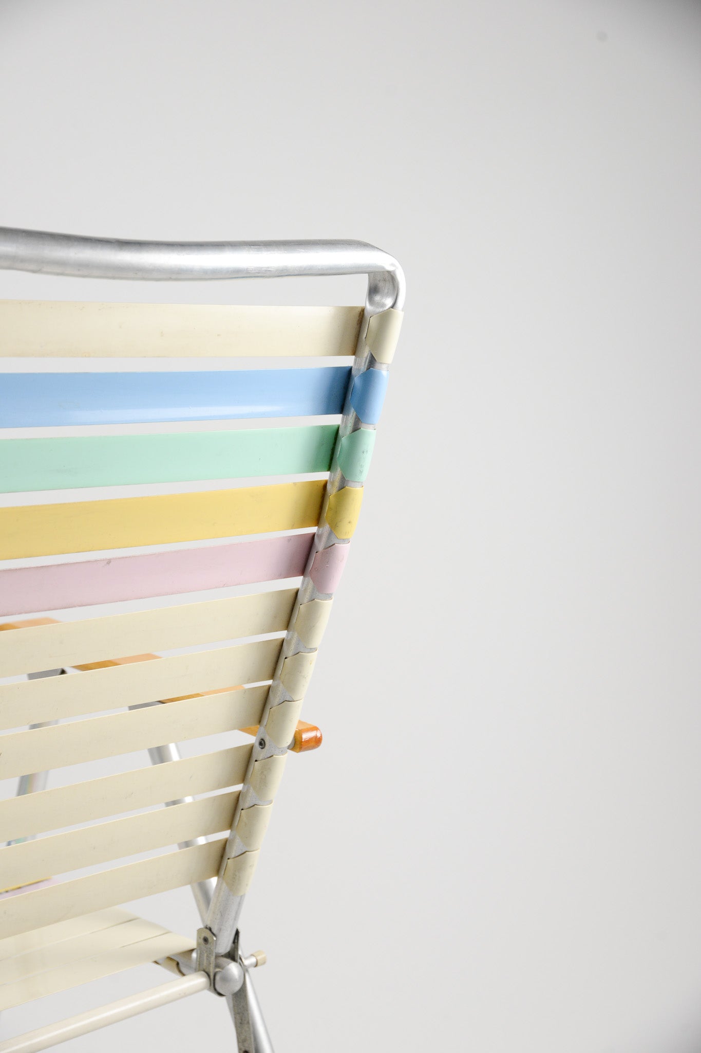 Folding Chair with Armrests / アーム付き折りたたみ椅子