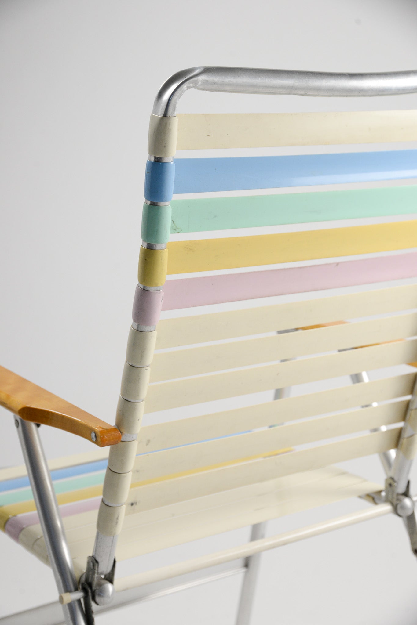 Folding Chair with Armrests / アーム付き折りたたみ椅子