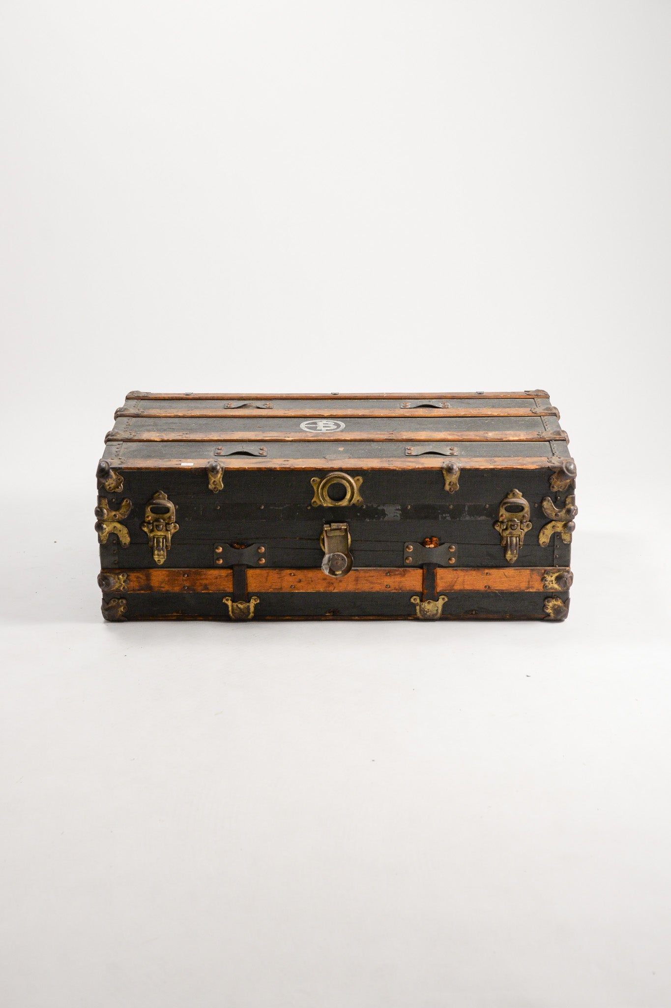 Vintage Black Steam Trunk / 黒トランク
