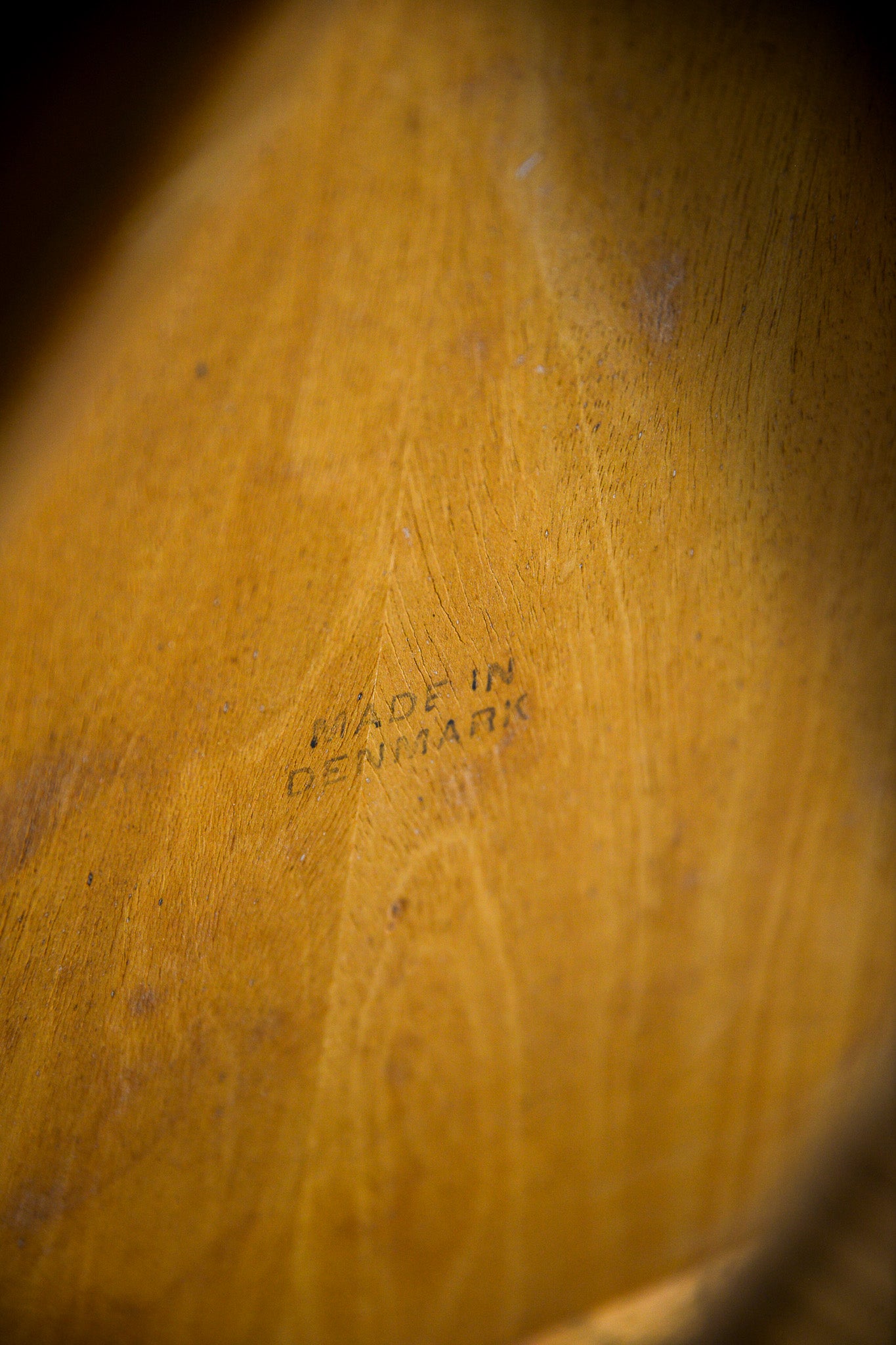 Triangular Coffee Table with Cane Shelf by Johannes Andersen / ヨハネス・アンデルセン 三角形コーヒーテーブル（ラタン棚付き）