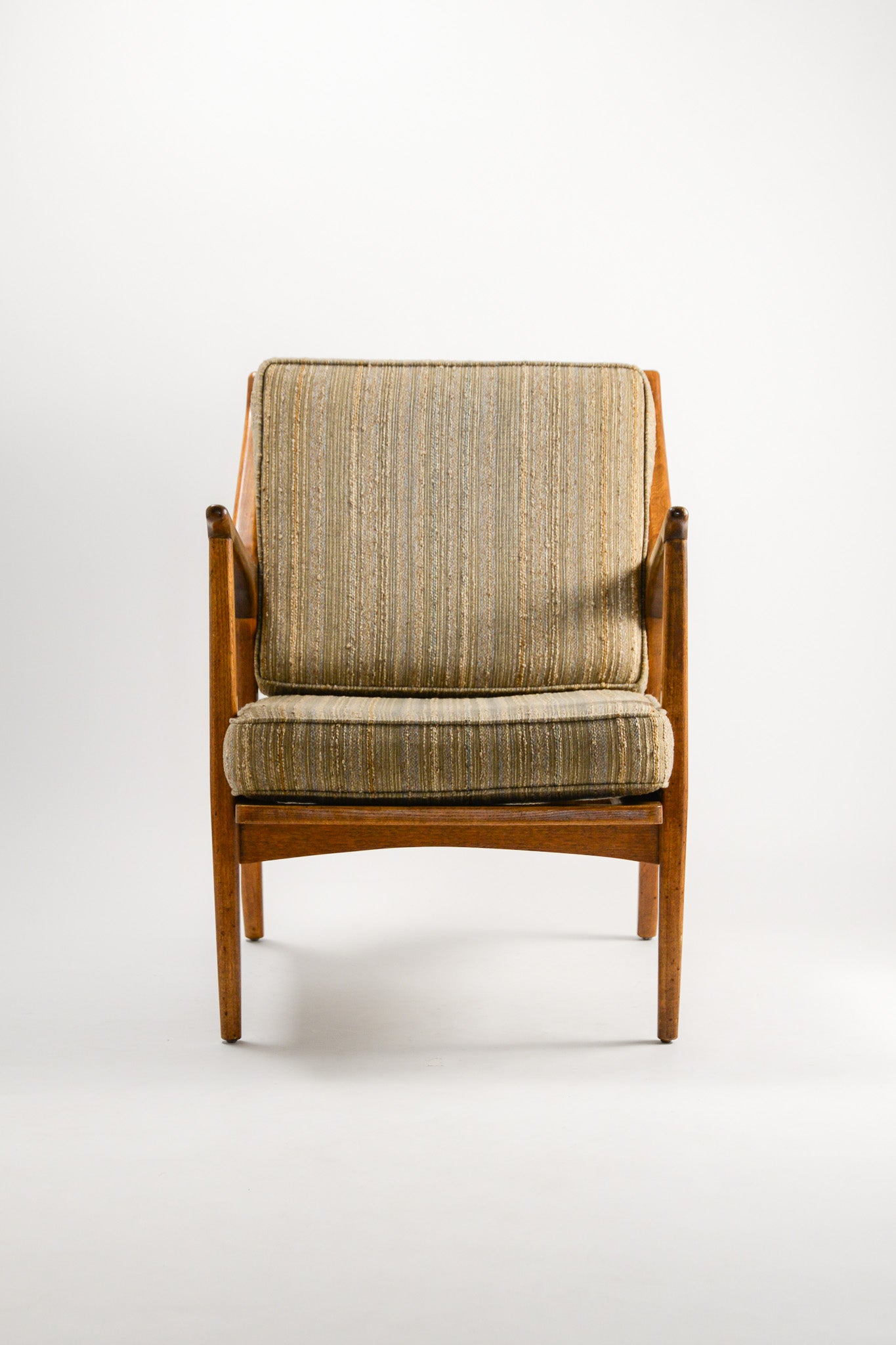 Wooden Arm Fabric Chair / 木製アームファブリックチェア