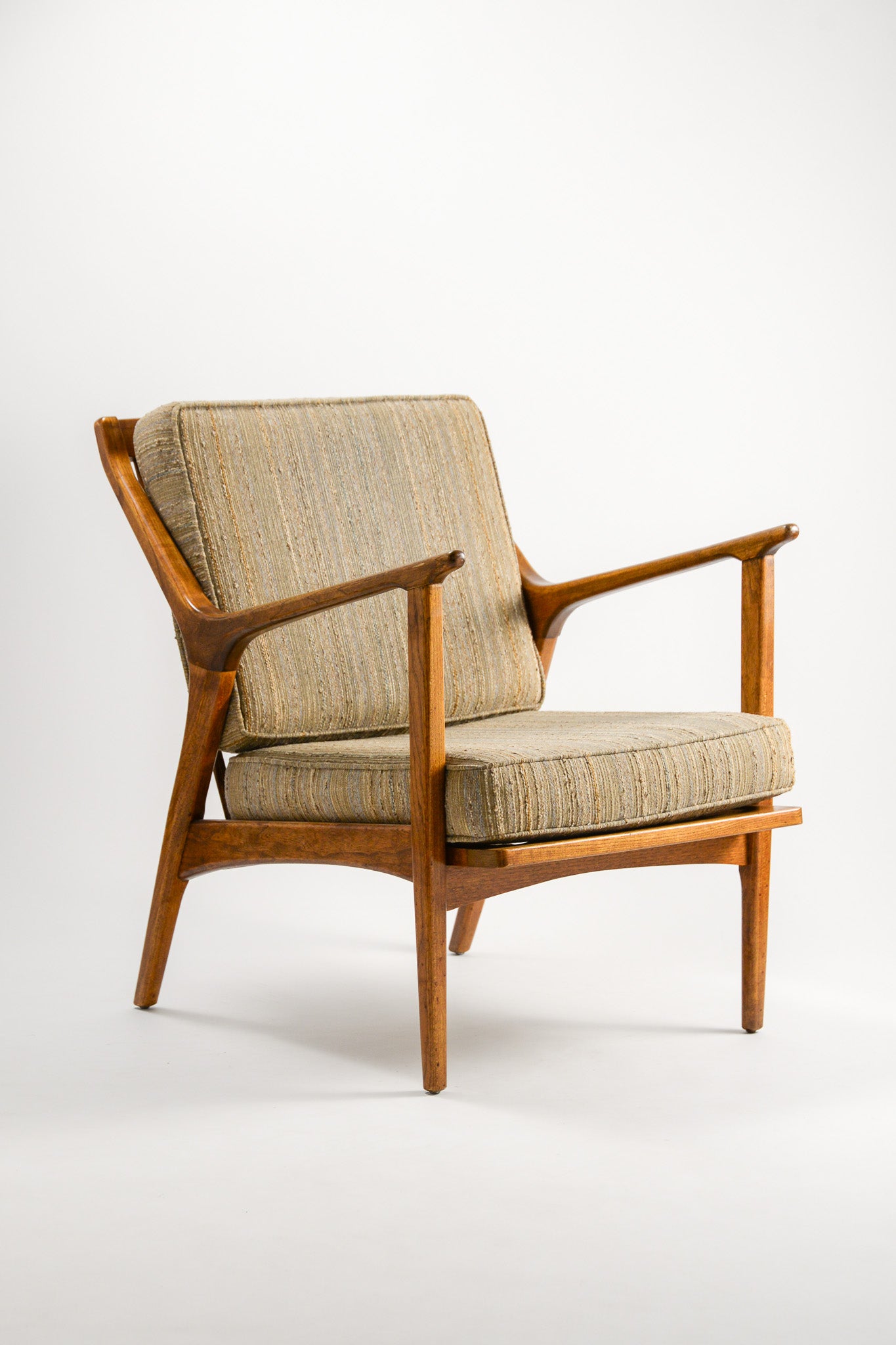 Wooden Arm Fabric Chair / 木製アームファブリックチェア