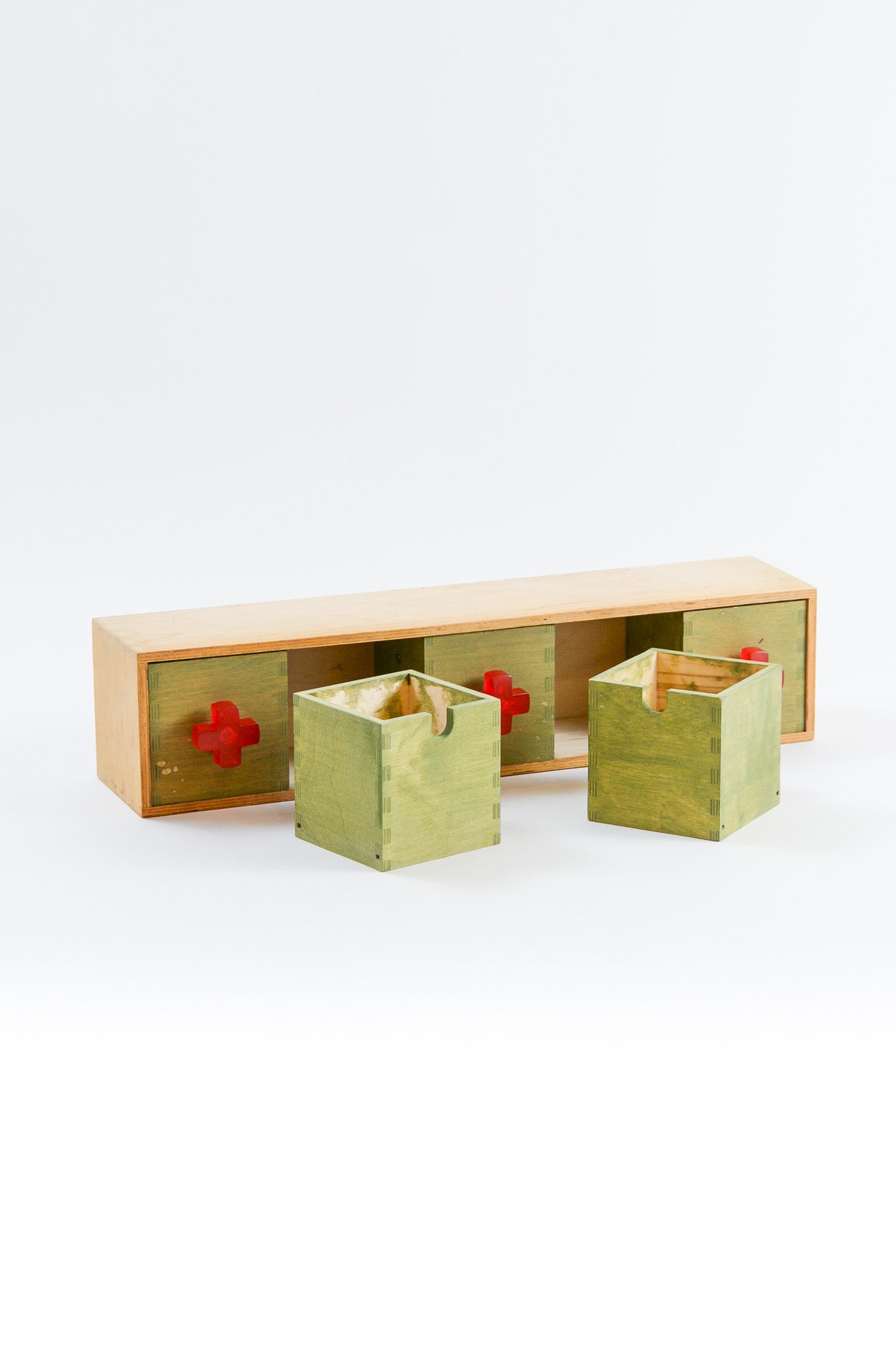 Wall-mounted 5-Drawer Chest / 壁付けの5連引き出し