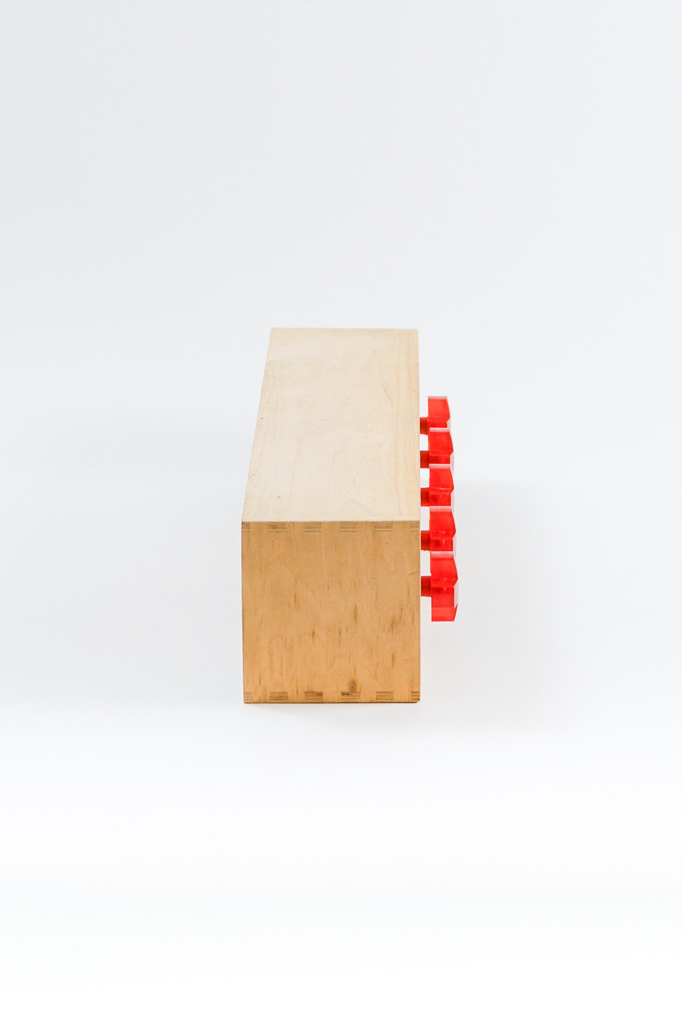 Wall-mounted 5-Drawer Chest / 壁付けの5連引き出し