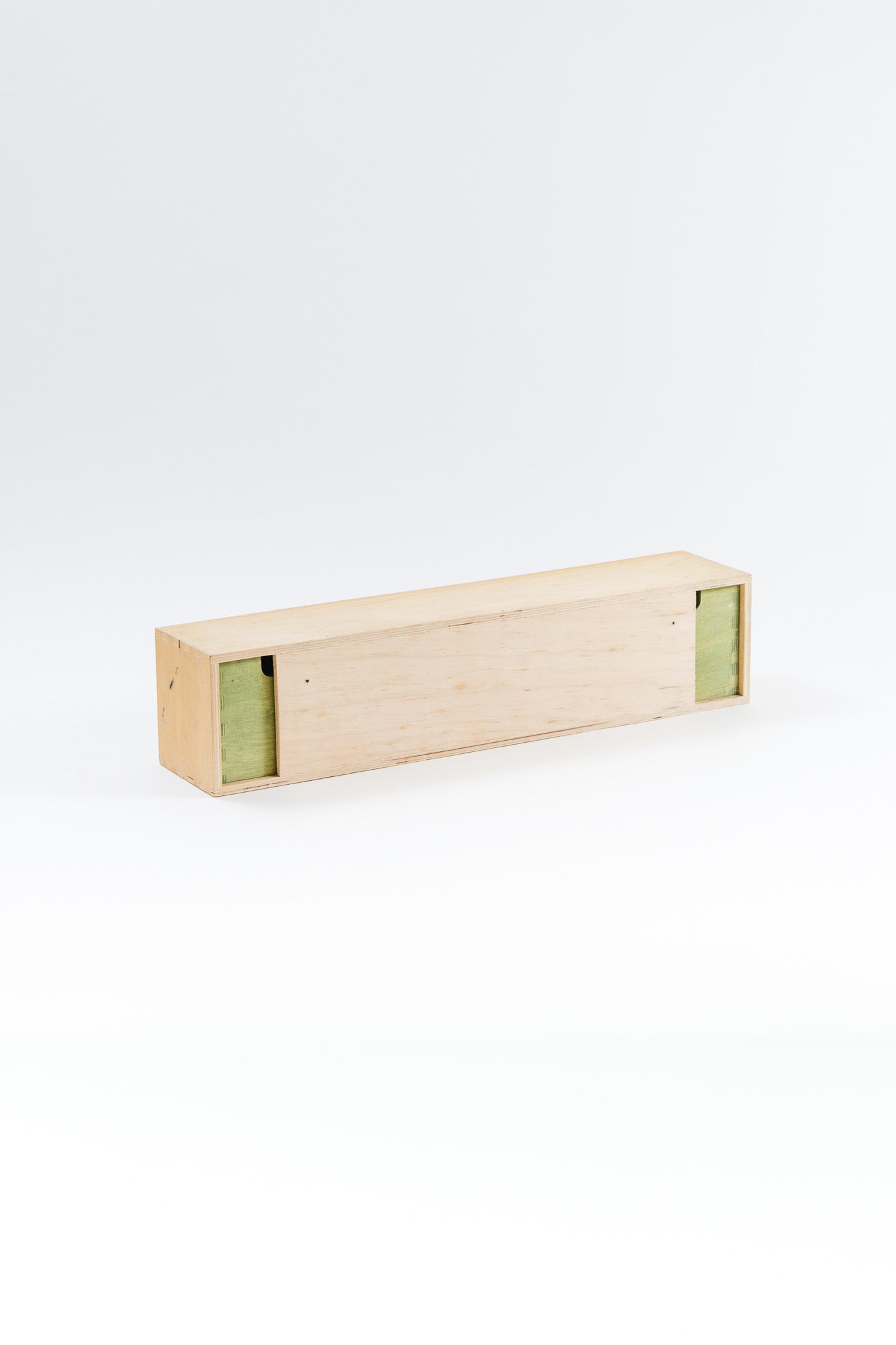 Wall-mounted 5-Drawer Chest / 壁付けの5連引き出し