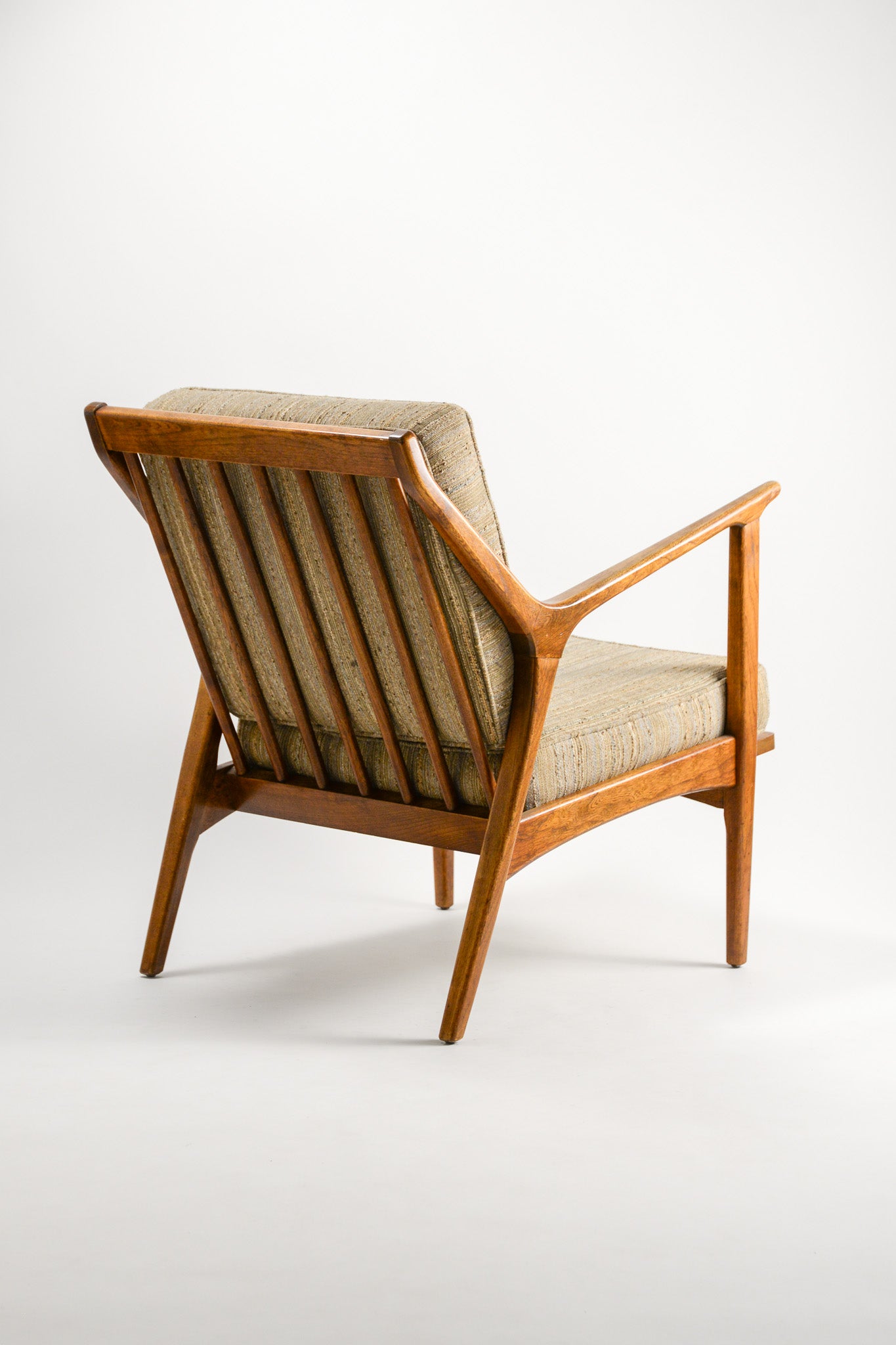 Wooden Arm Fabric Chair / 木製アームファブリックチェア