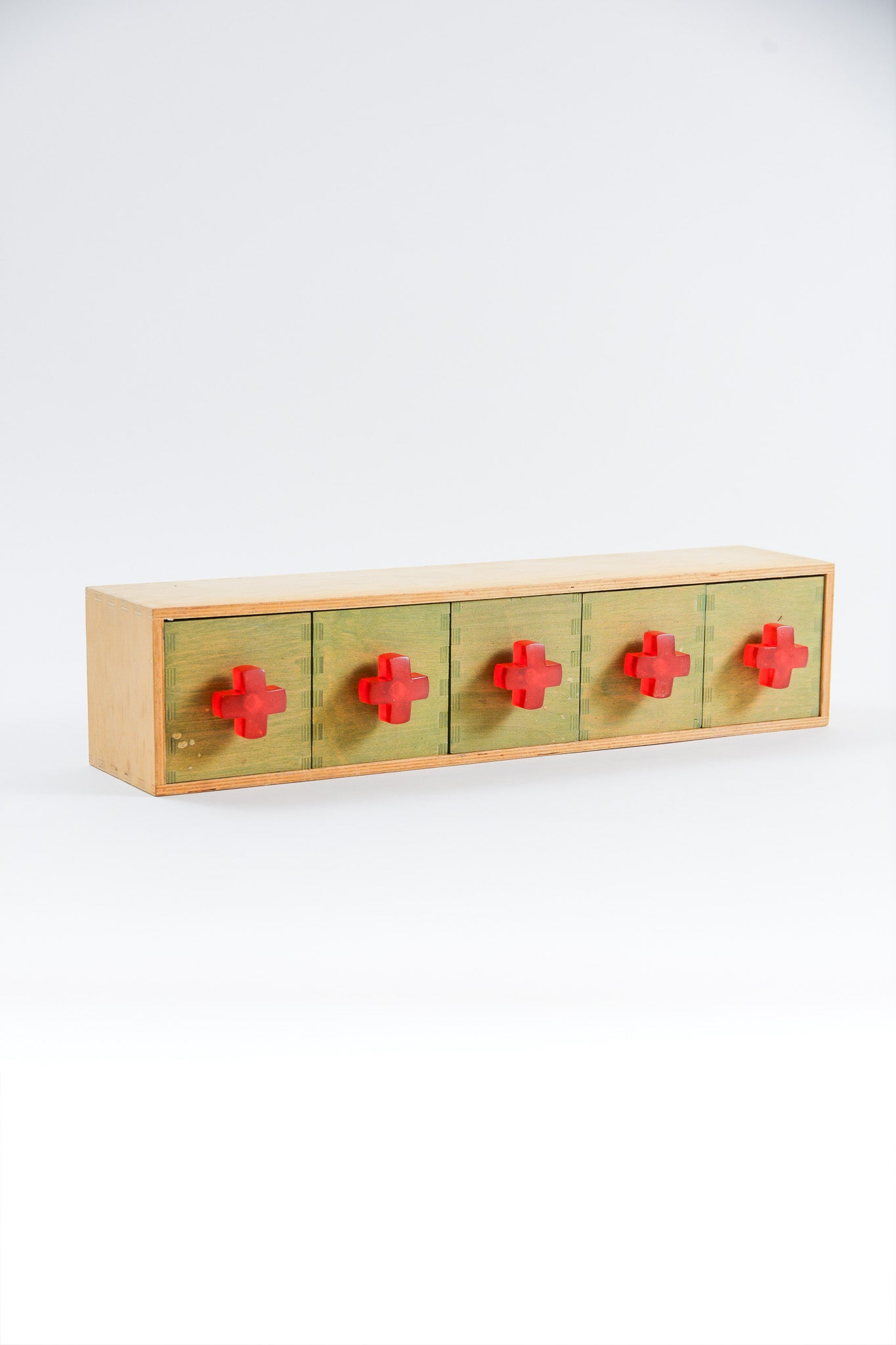 Wall-mounted 5-Drawer Chest / 壁付けの5連引き出し