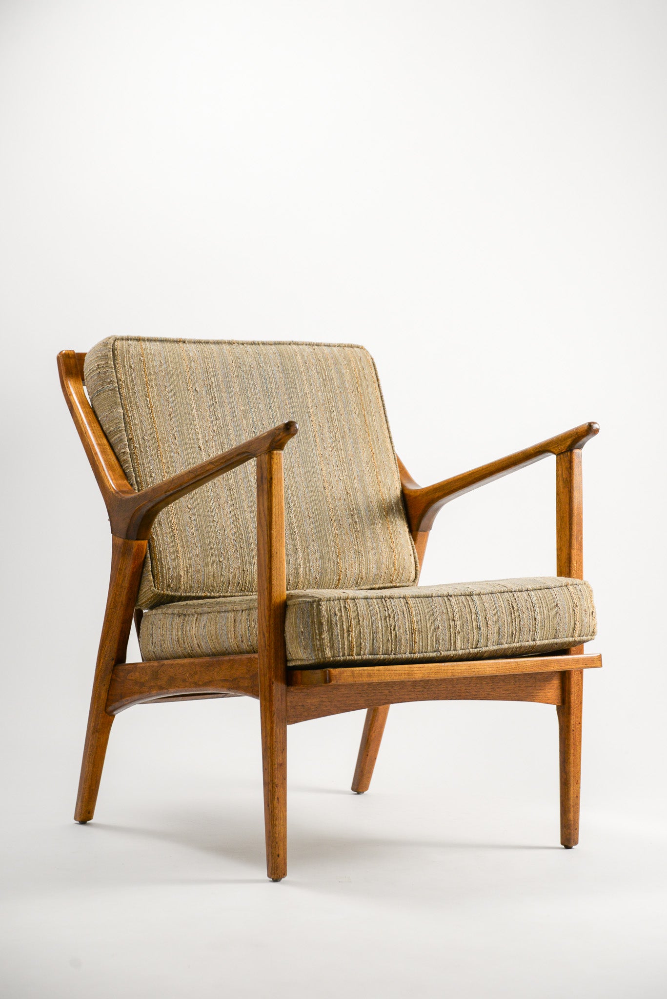 Wooden Arm Fabric Chair / 木製アームファブリックチェア