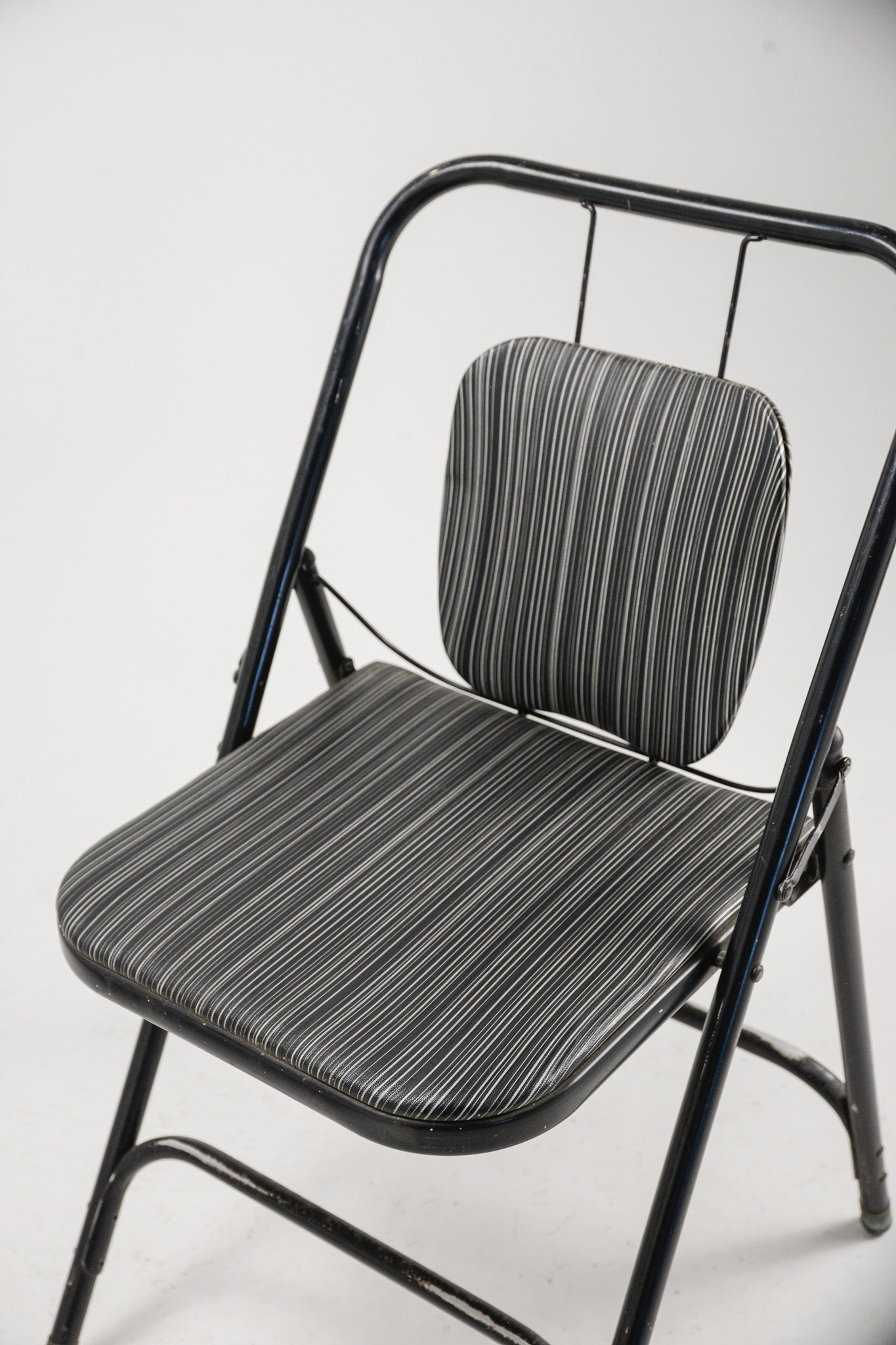 Metal Frame Folding Chair / メタルフレーム折りたたみ椅子