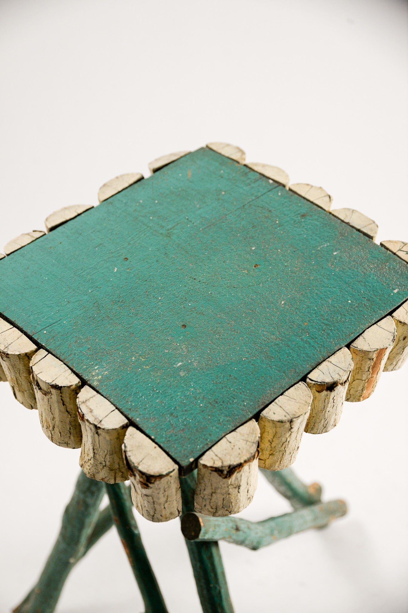 Wooden Display Stand / 木製飾り台