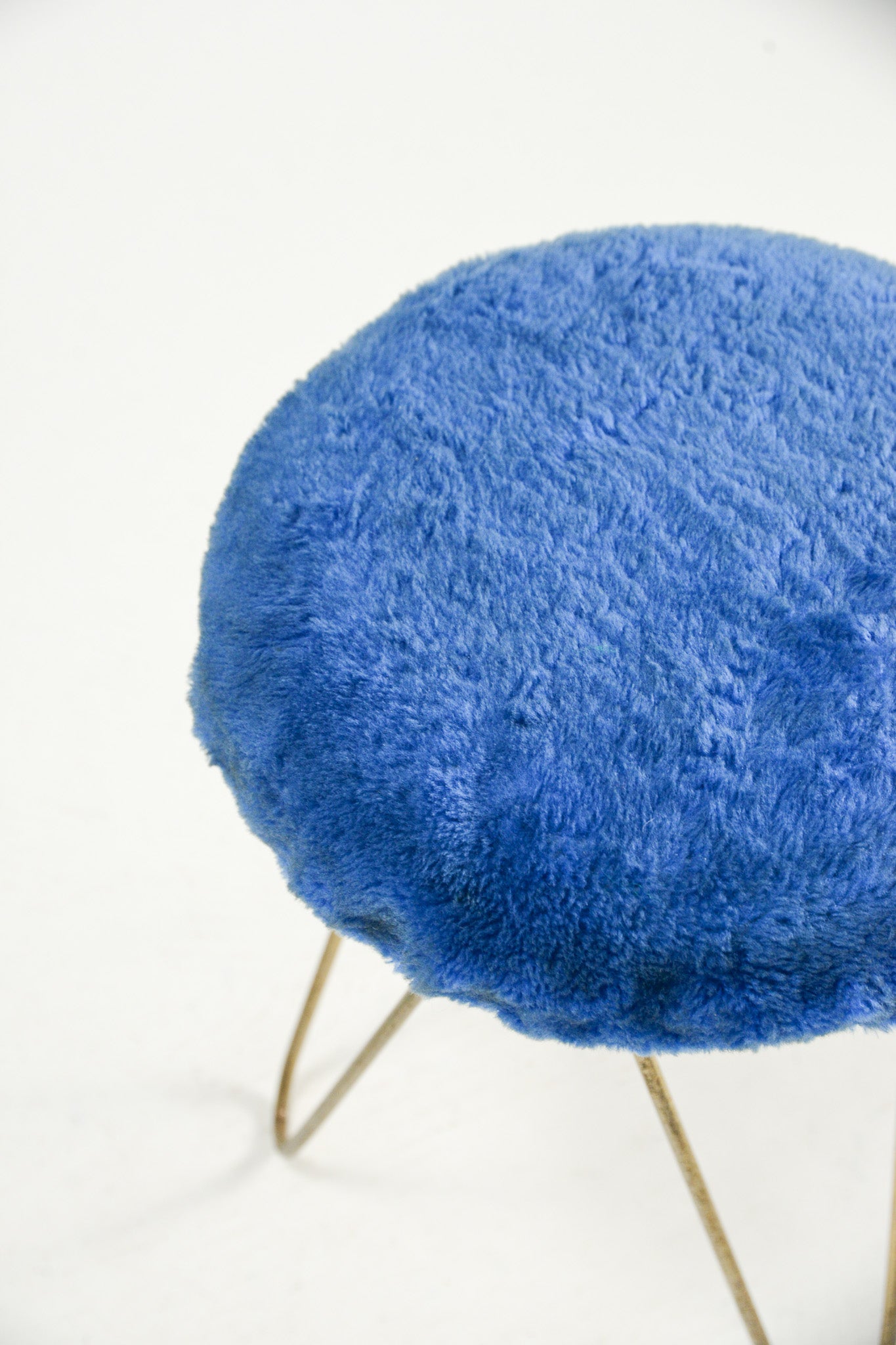 MOFU MOFU Stool Blue / モフモフ スツール（青×ゴールド）
