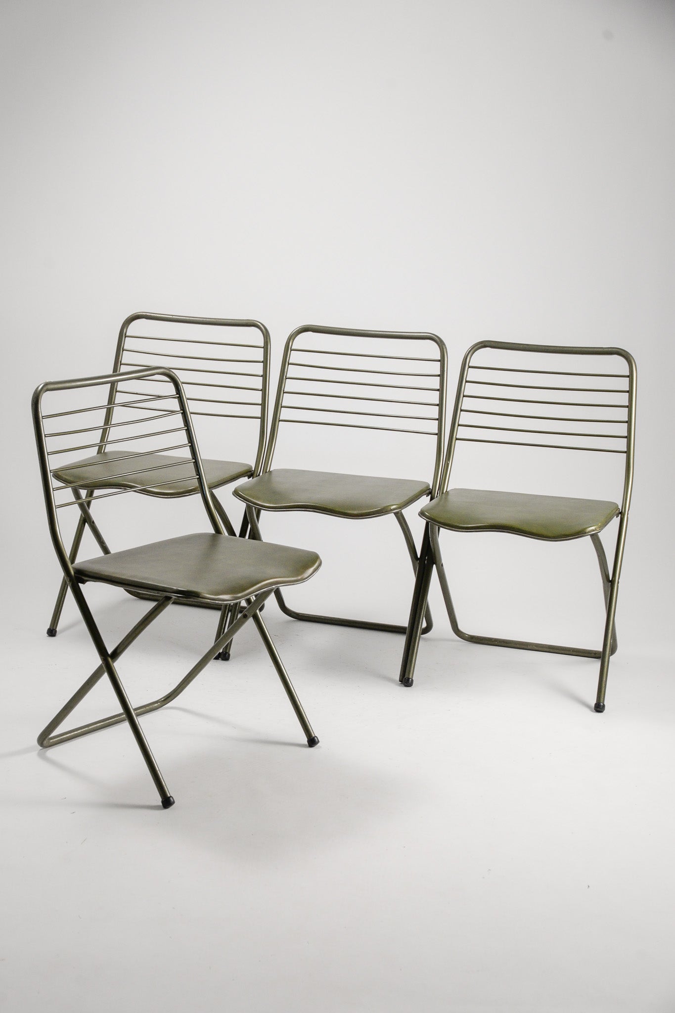 Metal Folding Chair / メタル折りたたみ椅子