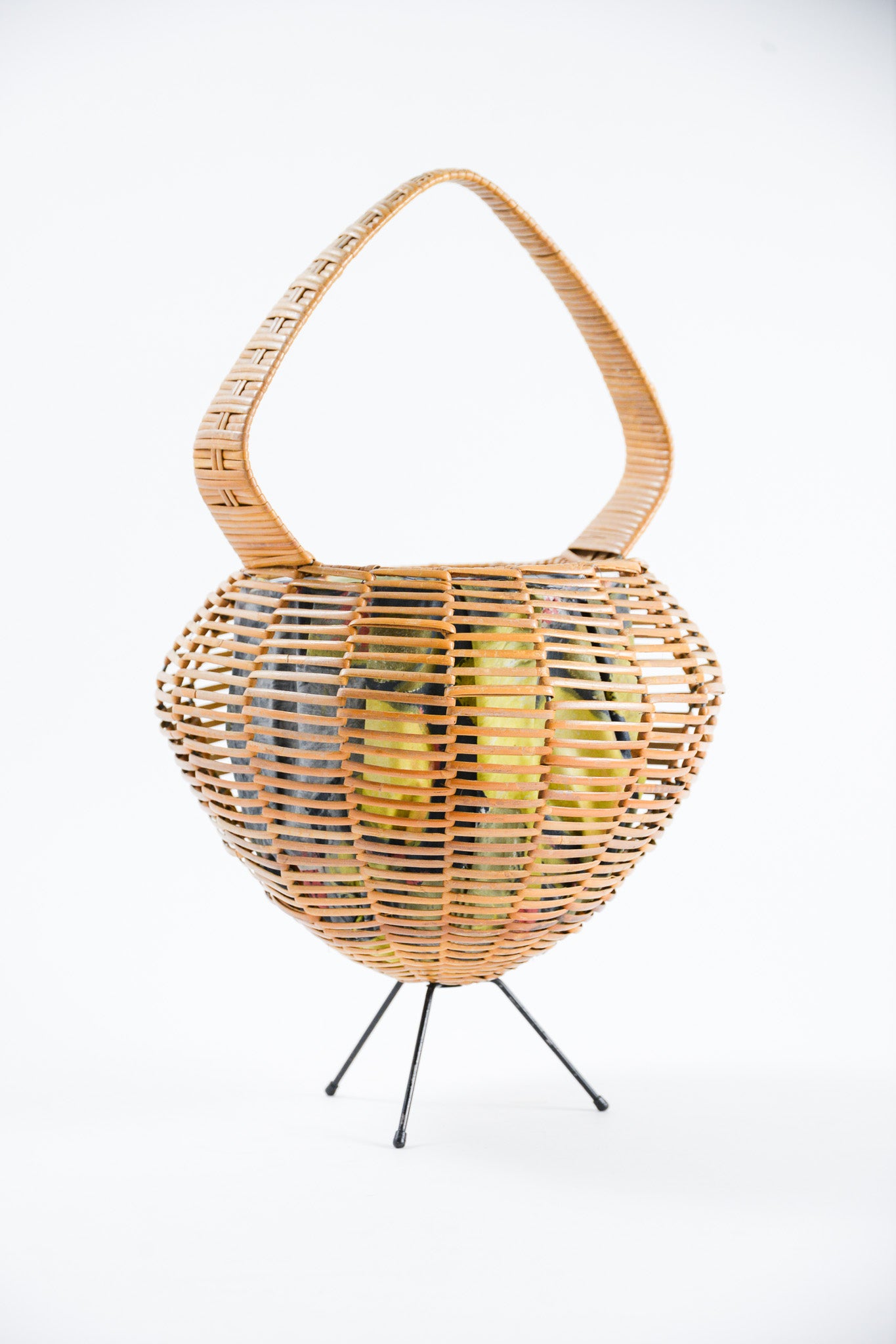 3-Legged Woven Basket / 3本脚のバスケット