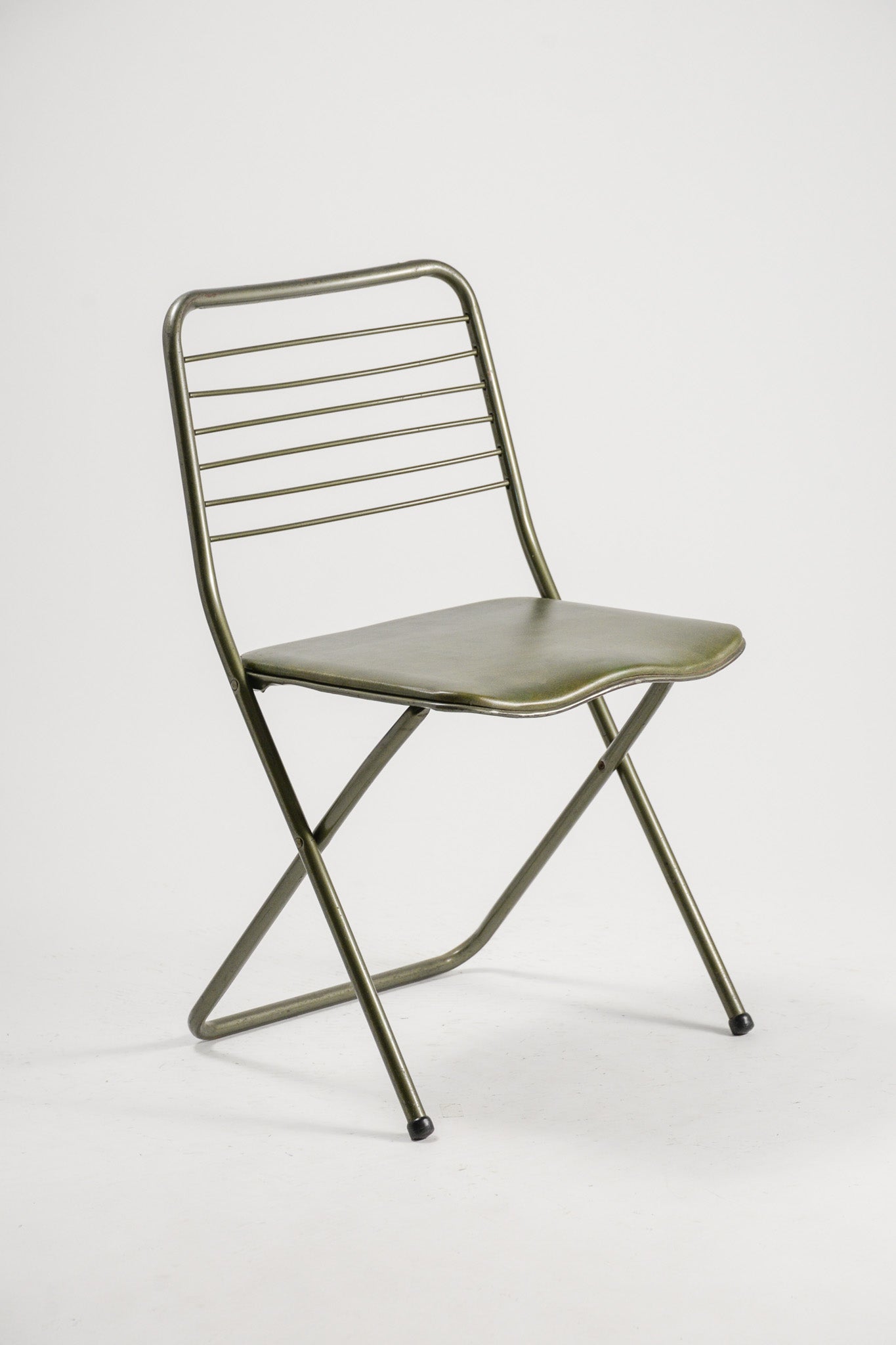 Metal Folding Chair / メタル折りたたみ椅子
