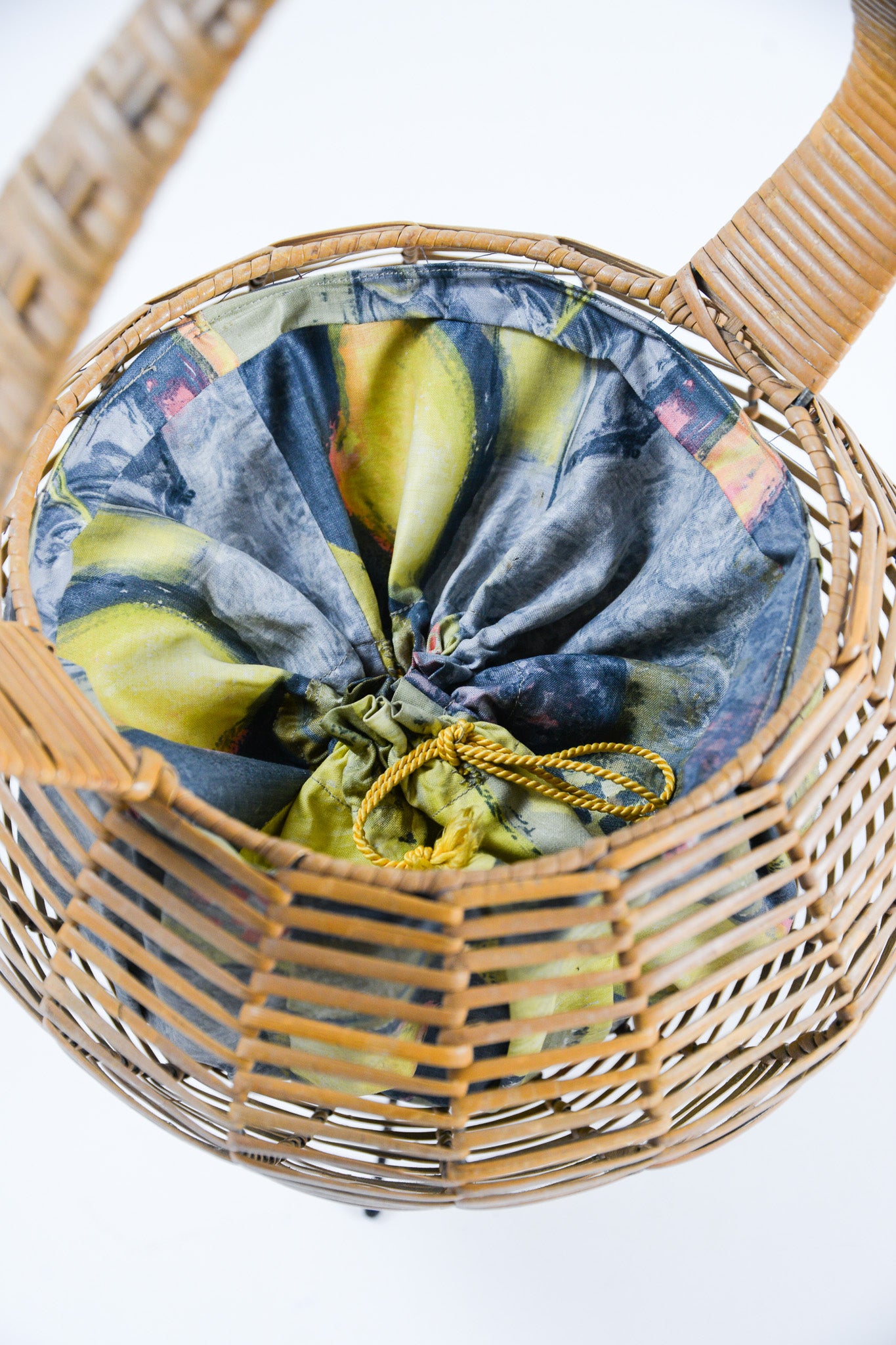 3-Legged Woven Basket / 3本脚のバスケット