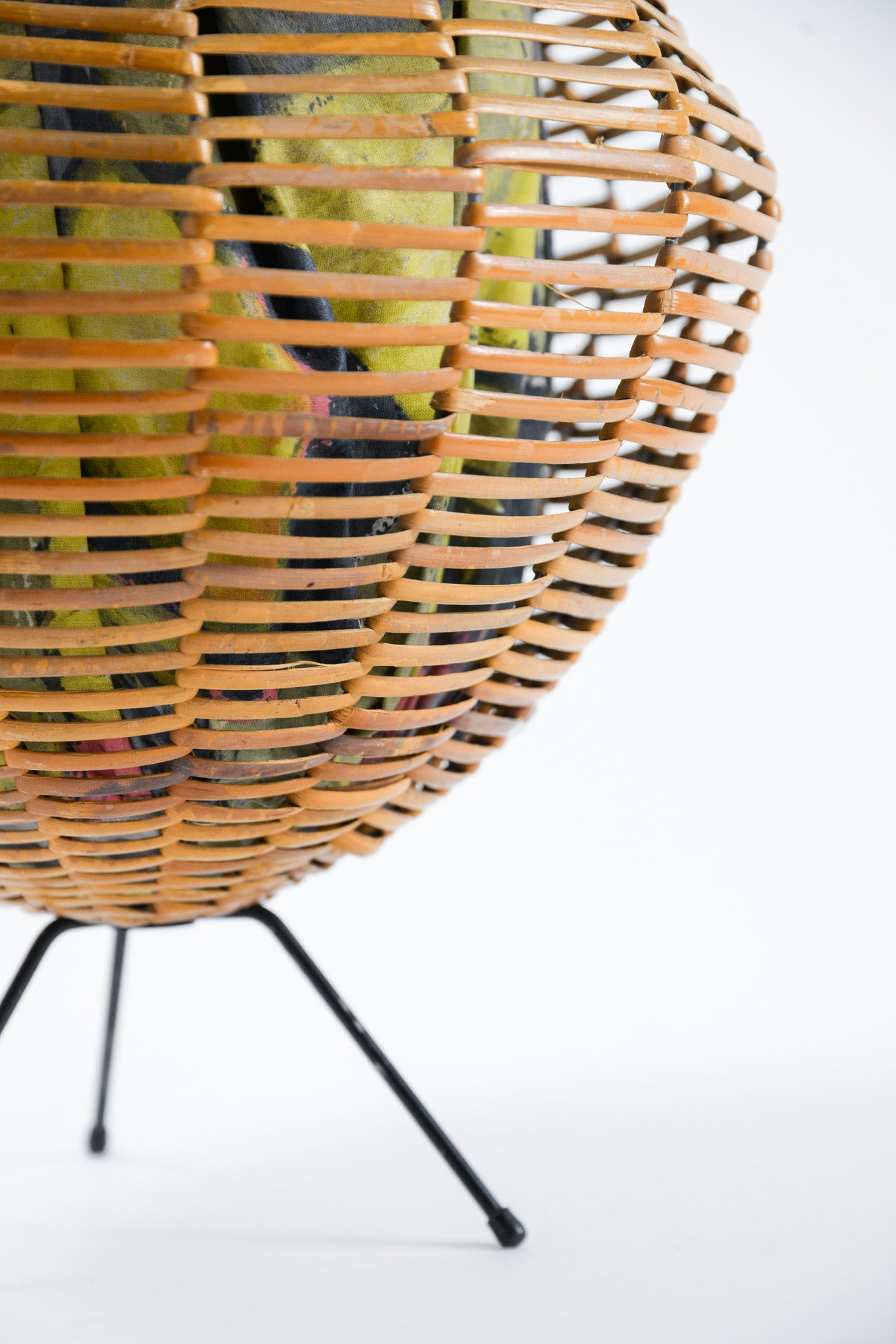 3-Legged Woven Basket / 3本脚のバスケット