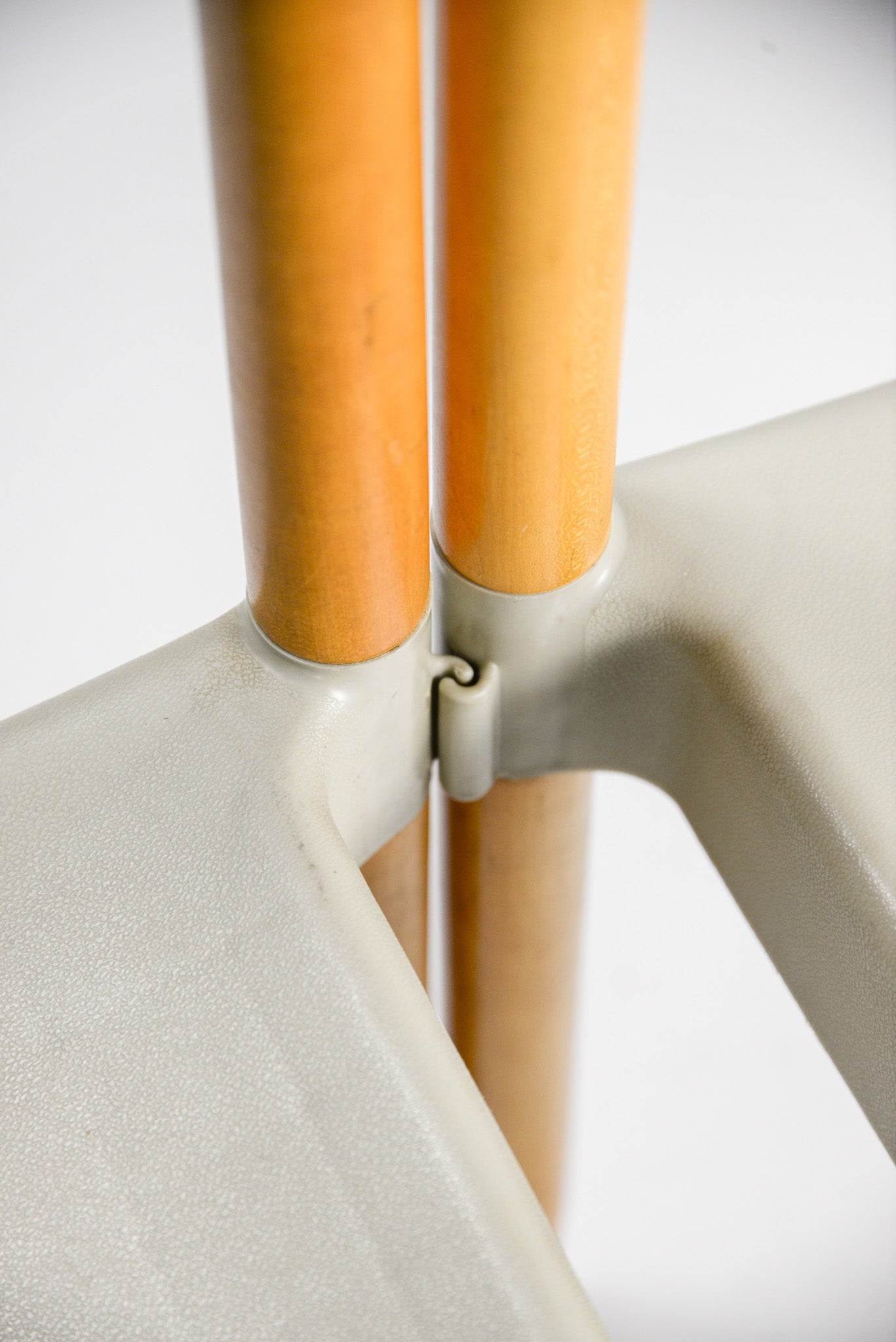 Stacking The Strax chair by CASARA / スタッキング Straxチェア CASARA