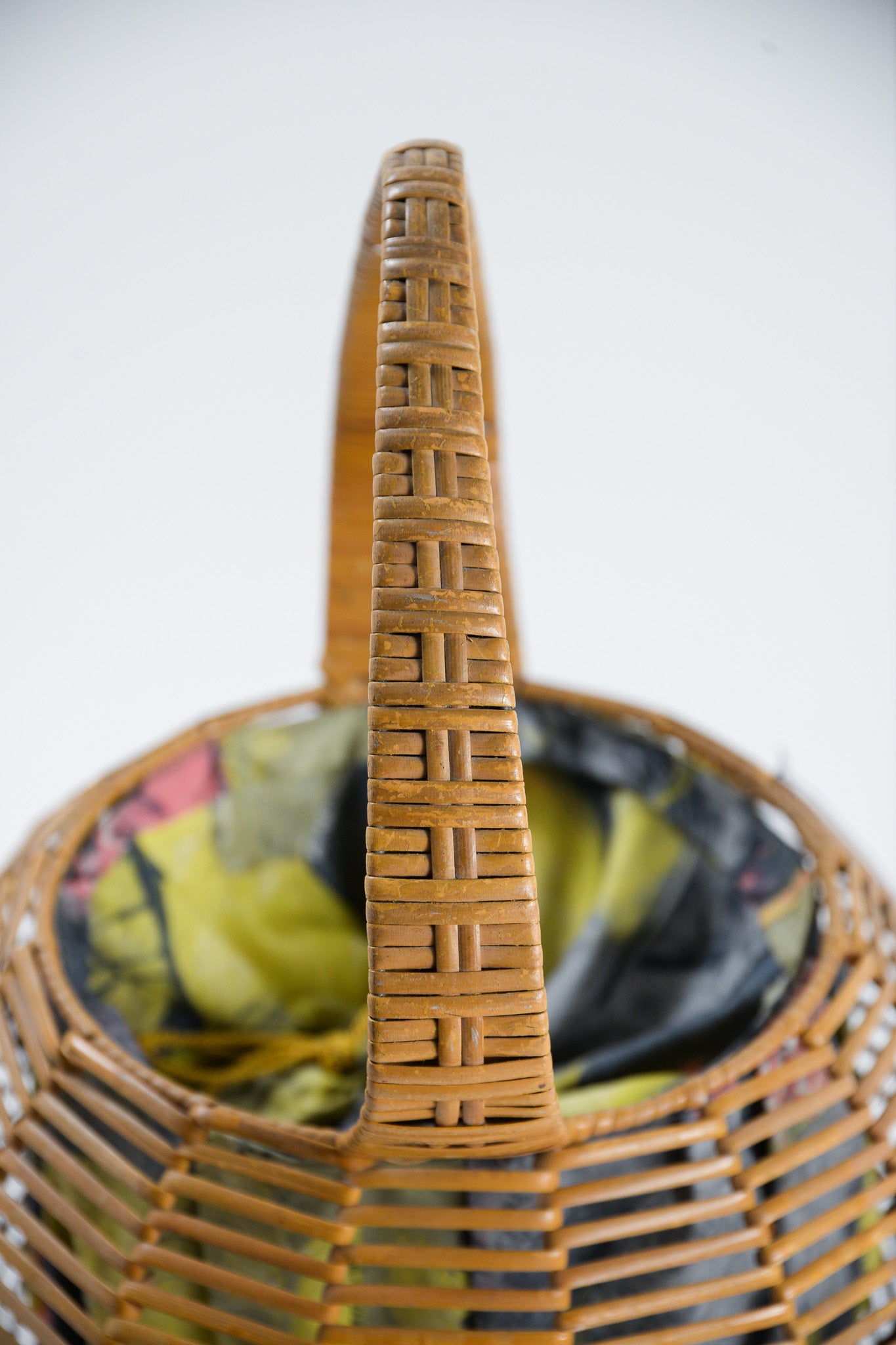 3-Legged Woven Basket / 3本脚のバスケット