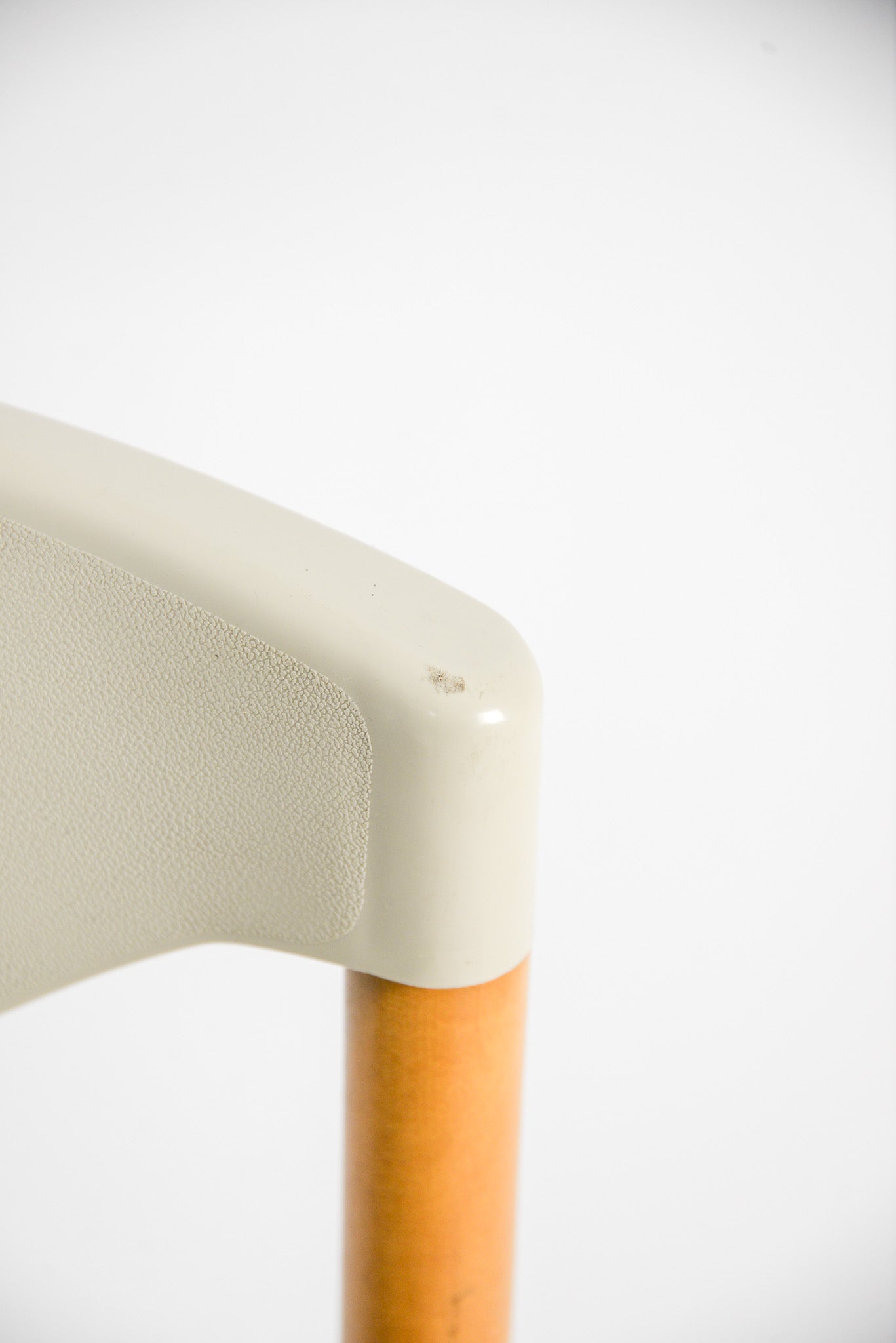 Stacking The Strax chair by CASARA / スタッキング Straxチェア CASARA