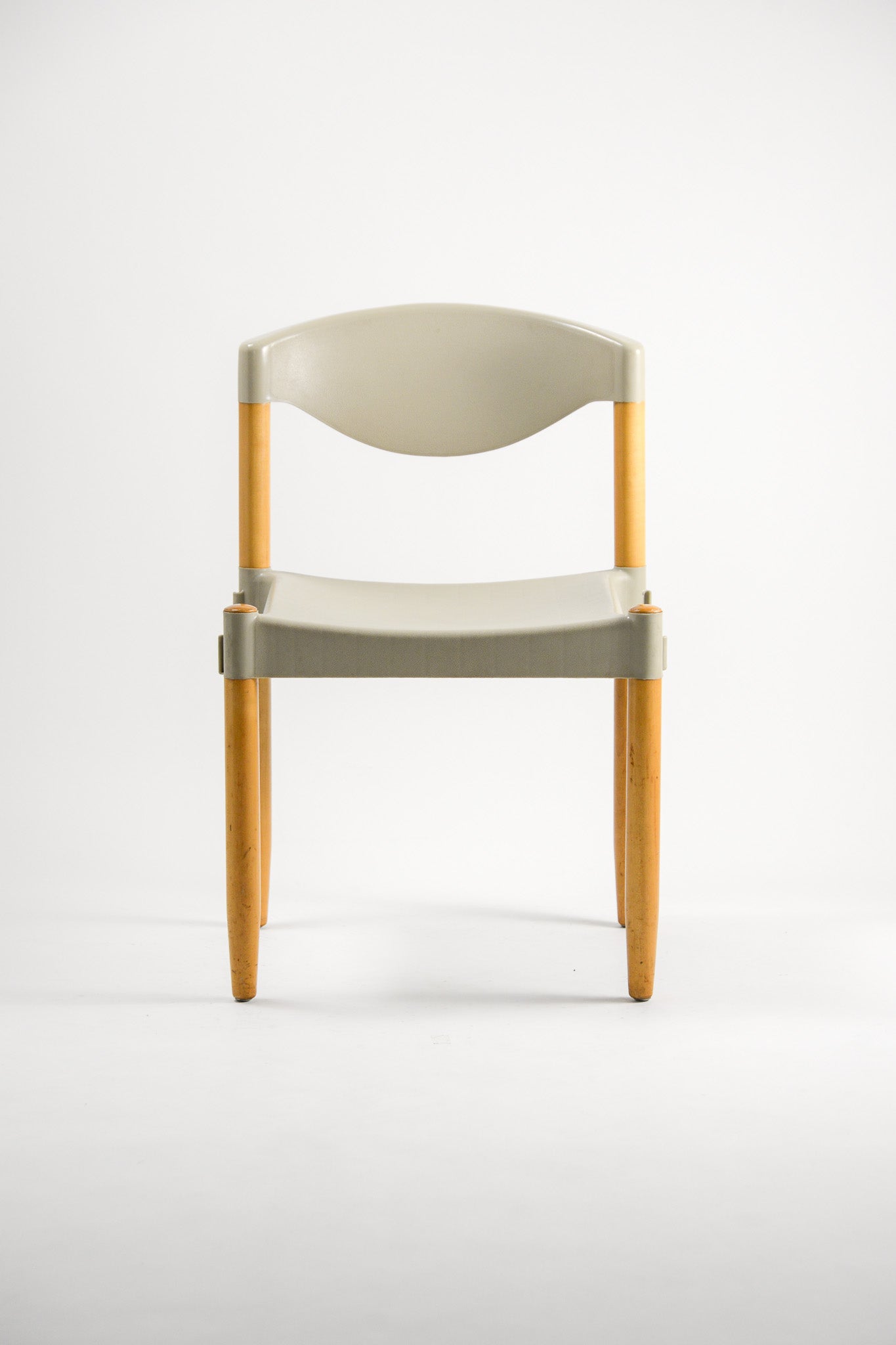 Stacking The Strax chair by CASARA / スタッキング Straxチェア CASALA