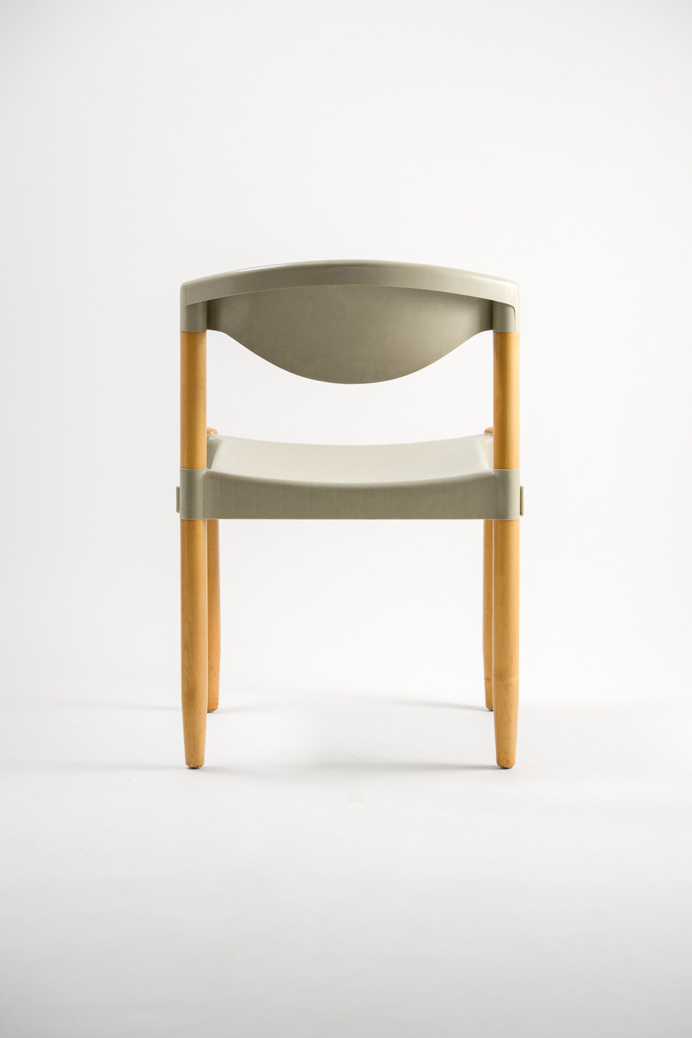 Stacking The Strax chair by CASARA / スタッキング Straxチェア CASALA