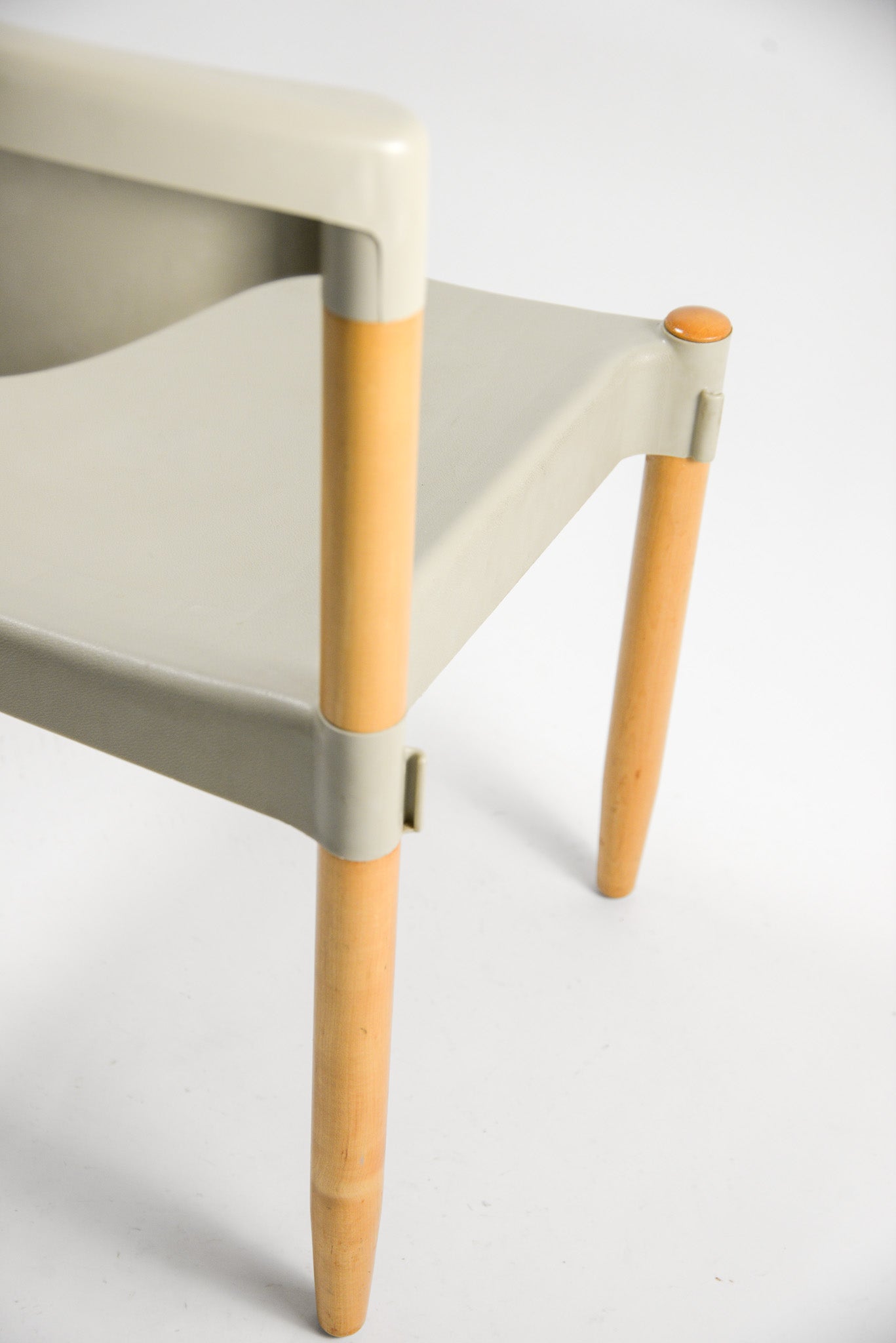 Stacking The Strax chair by CASARA / スタッキング Straxチェア CASALA