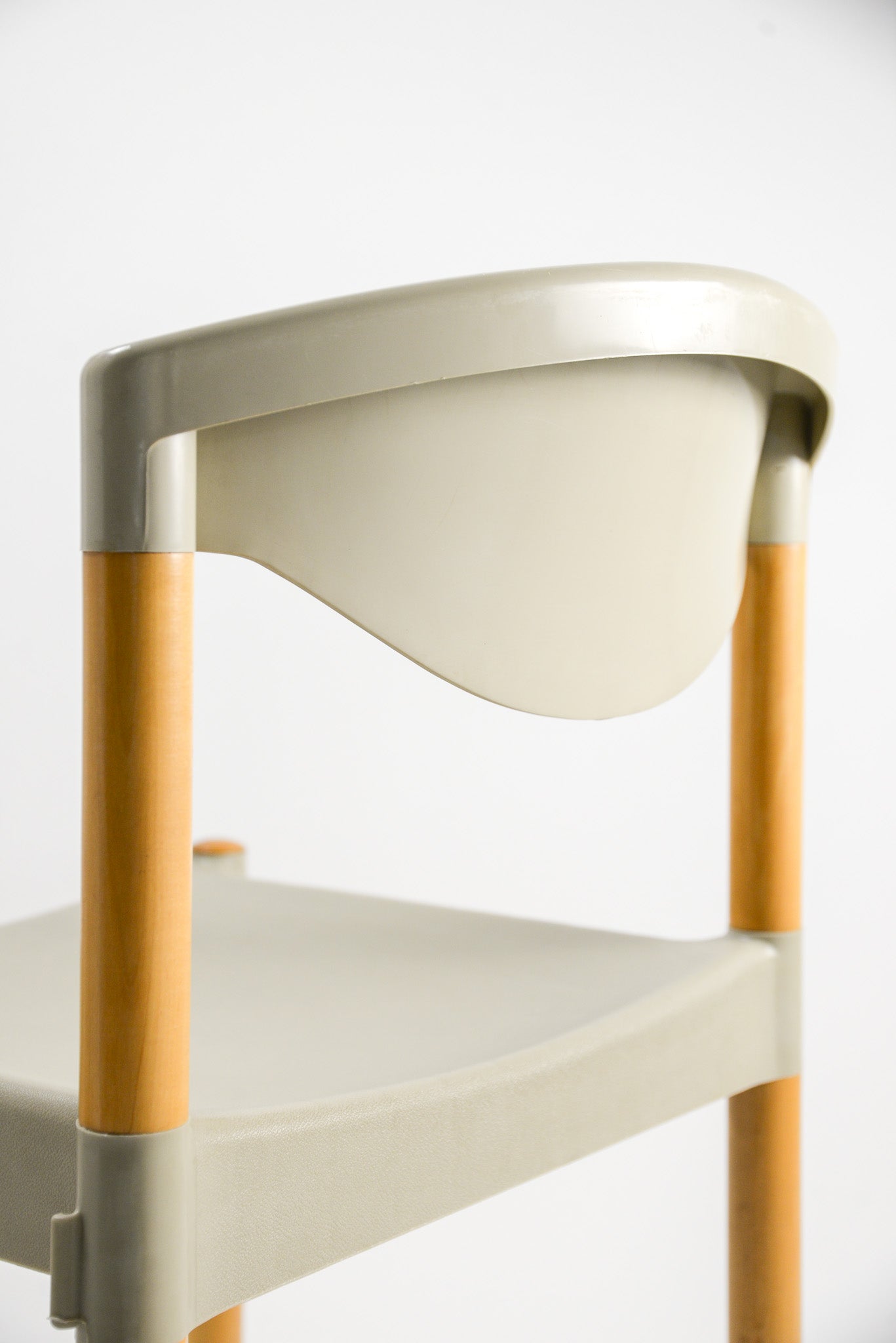 Stacking The Strax chair by CASARA / スタッキング Straxチェア CASALA